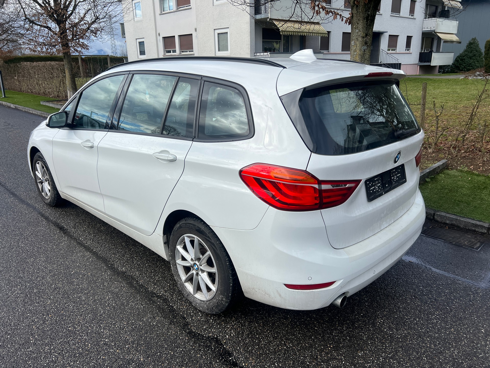 BMW 216d Gran Tourer Steptronic-image-3
