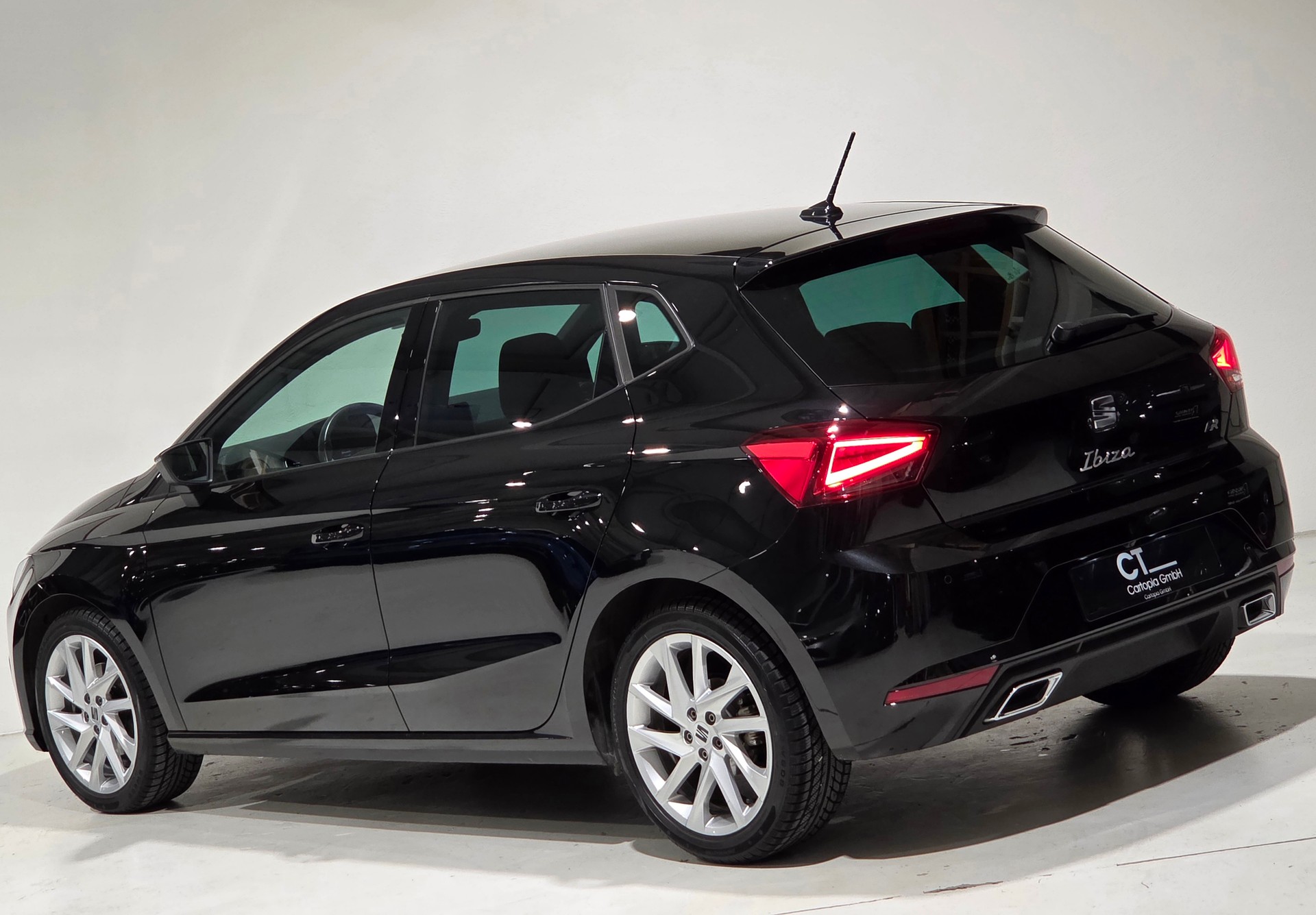 SEAT Ibiza 1.0 EcoTSI Hola FR DSG-showroom-element-2