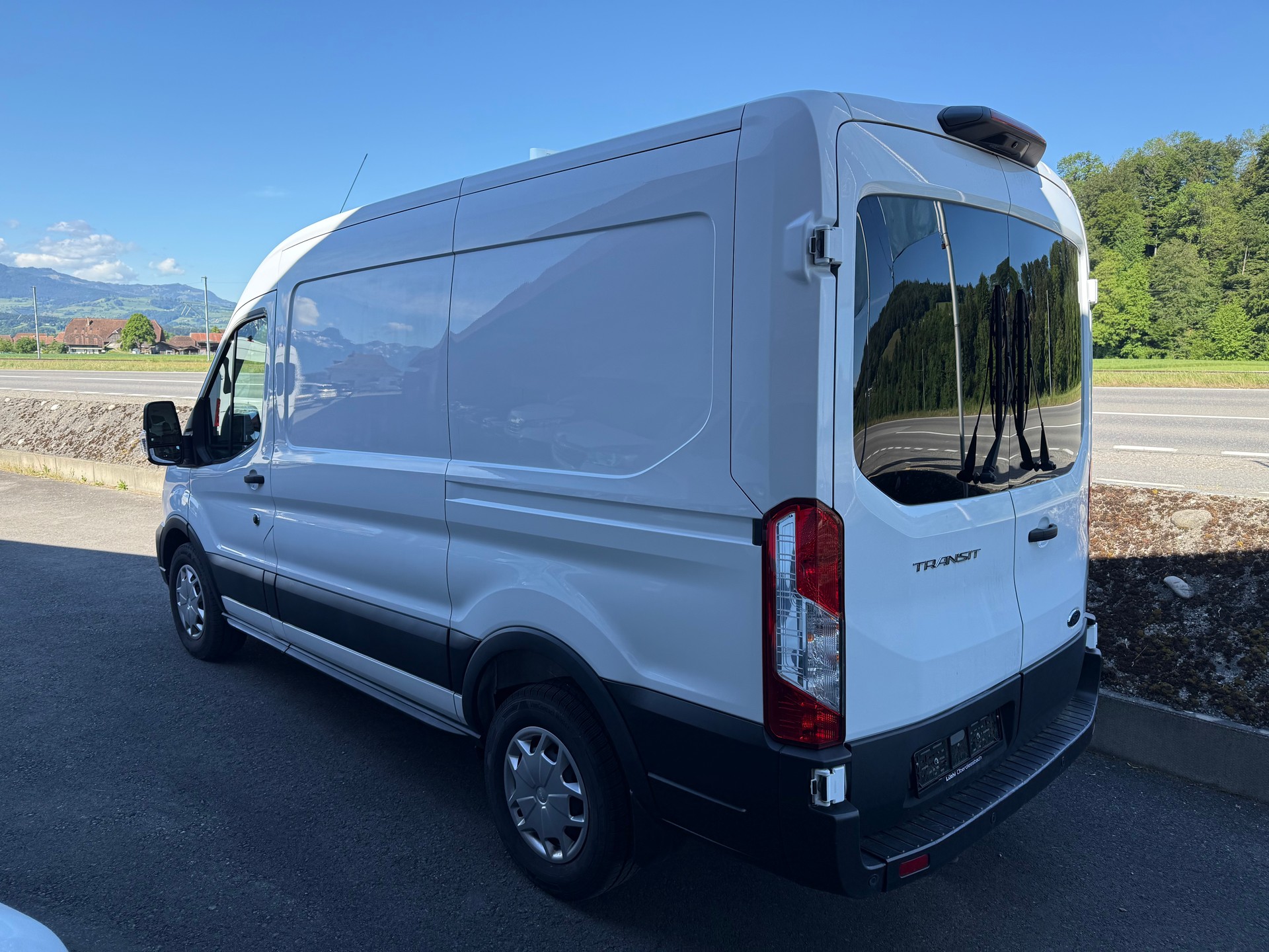 FORD Transit Van 350 L2 Limited 2.0 TDCi 185 PS-image-1