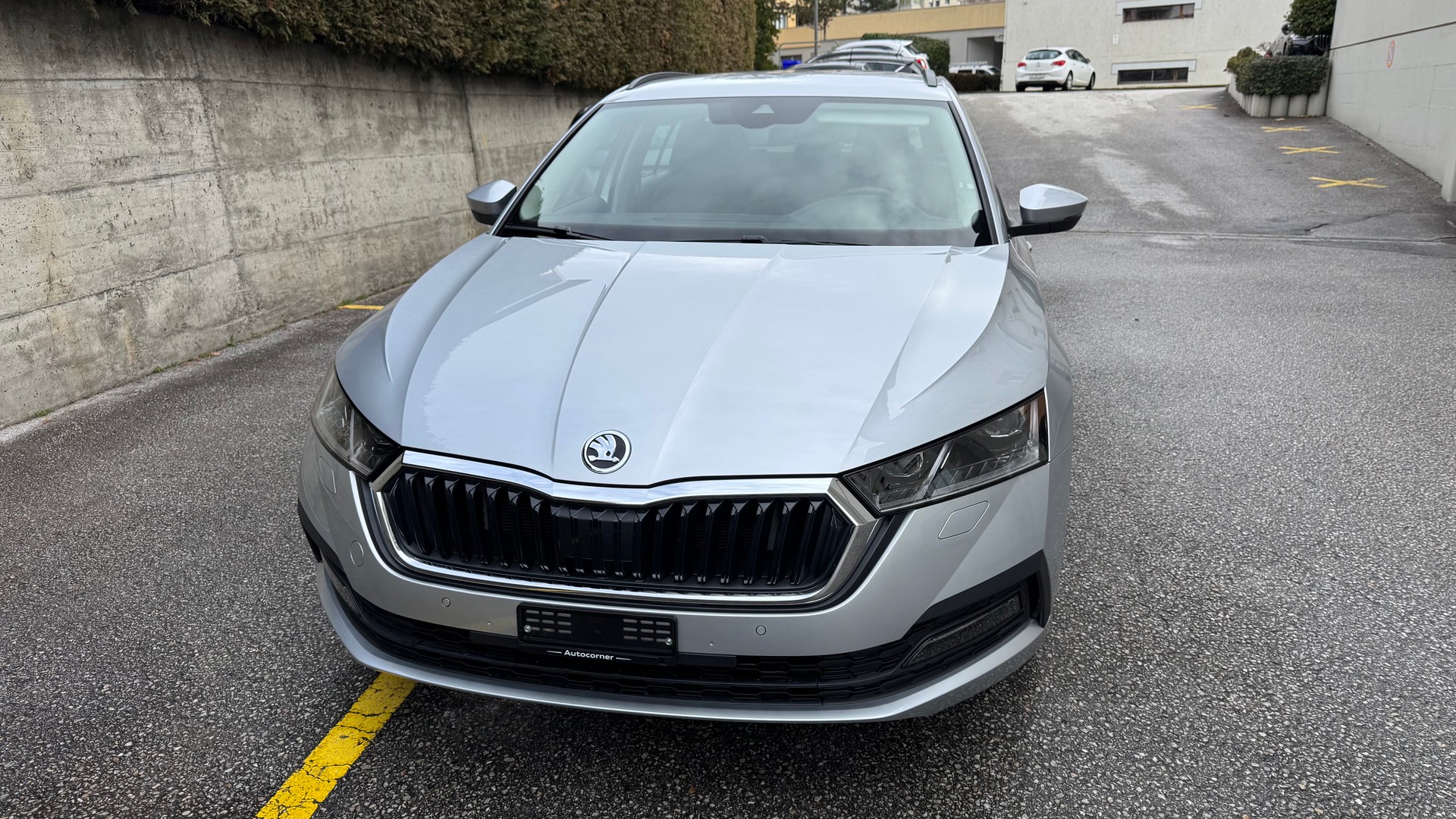 SKODA Octavia Combi 2.0 TDI DSG Ambition 4x4-image-2