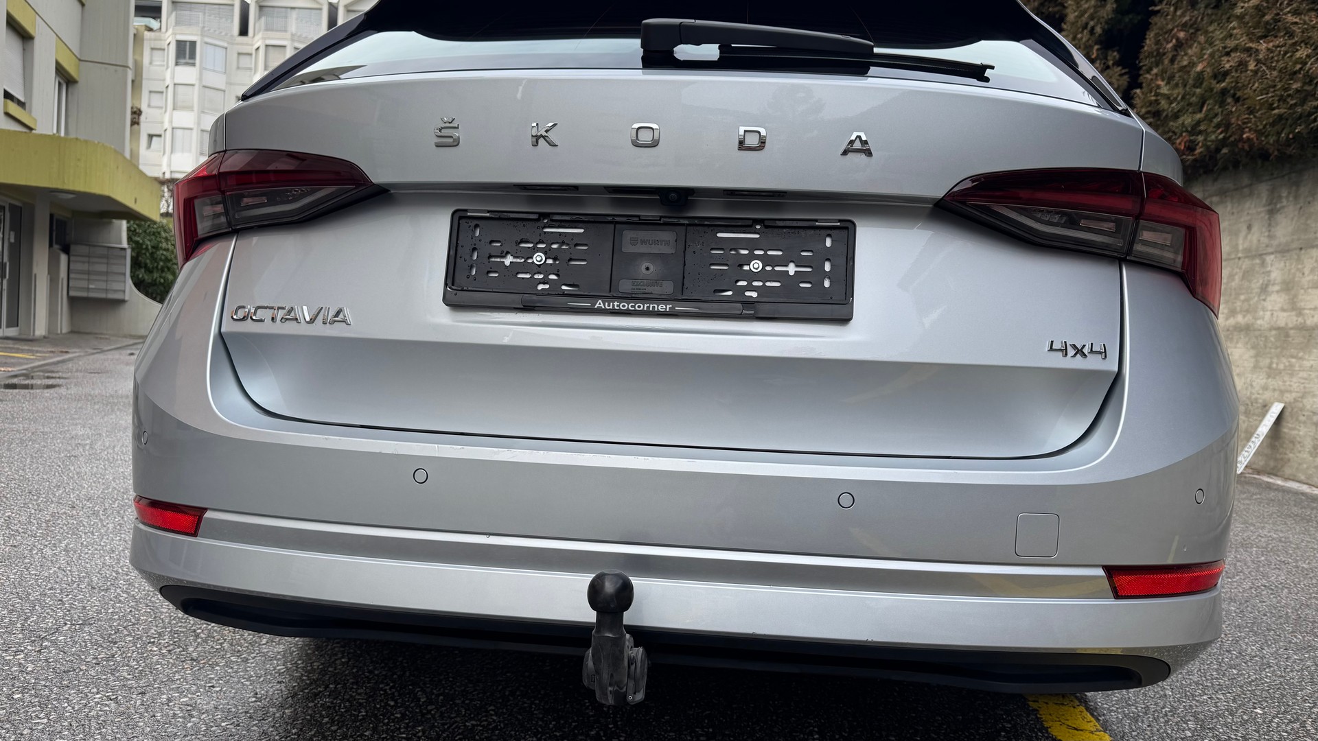 SKODA Octavia Combi 2.0 TDI DSG Ambition 4x4-image-7
