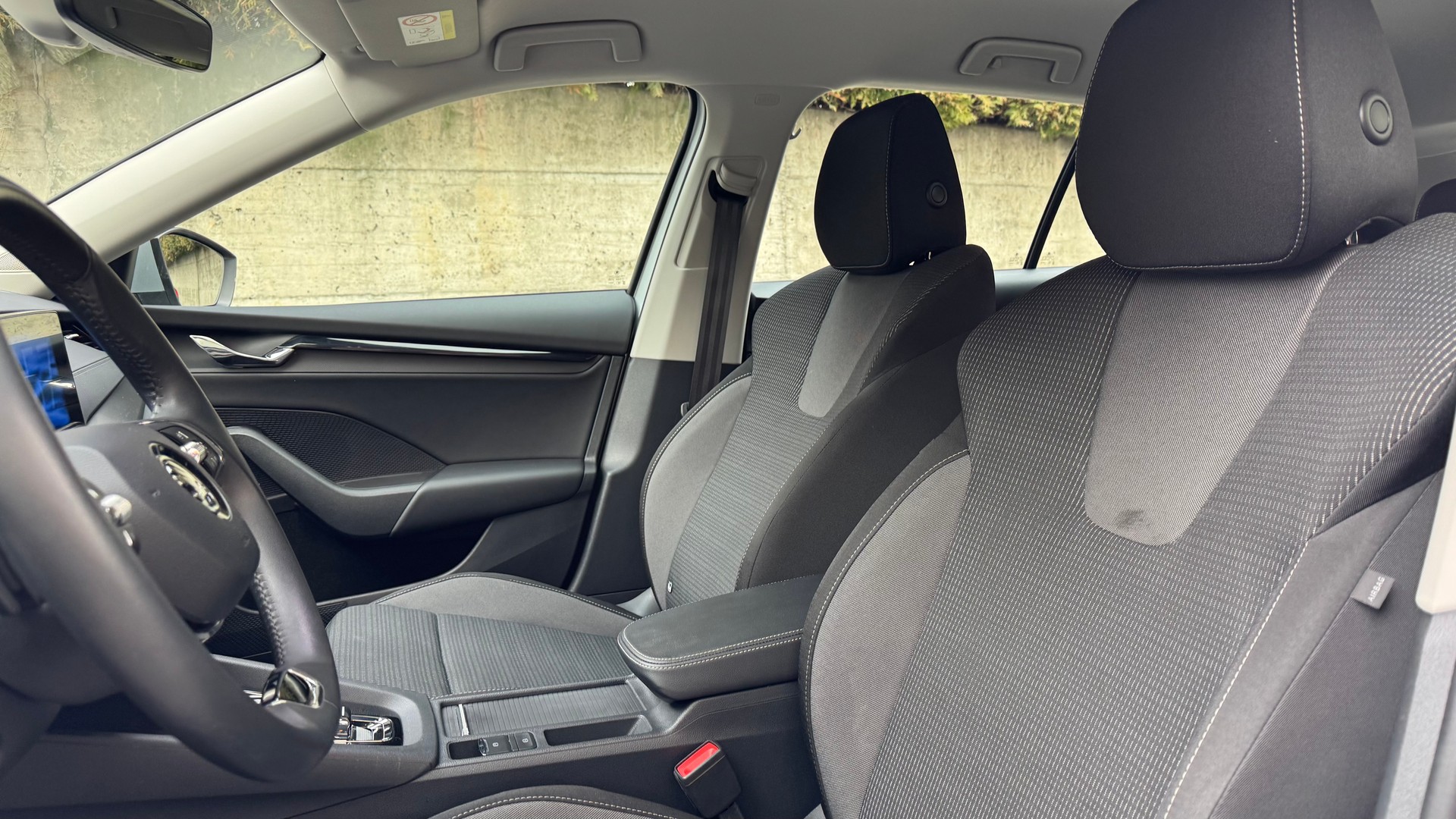 SKODA Octavia Combi 2.0 TDI DSG Ambition 4x4-image-8