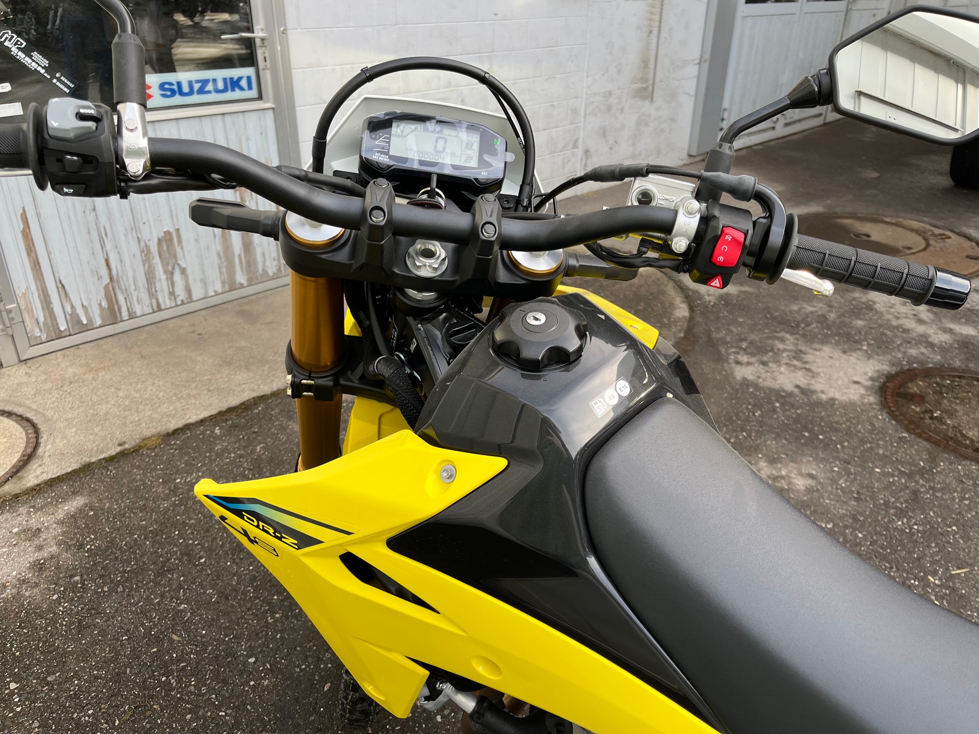 SUZUKI DR-Z4S-image-4