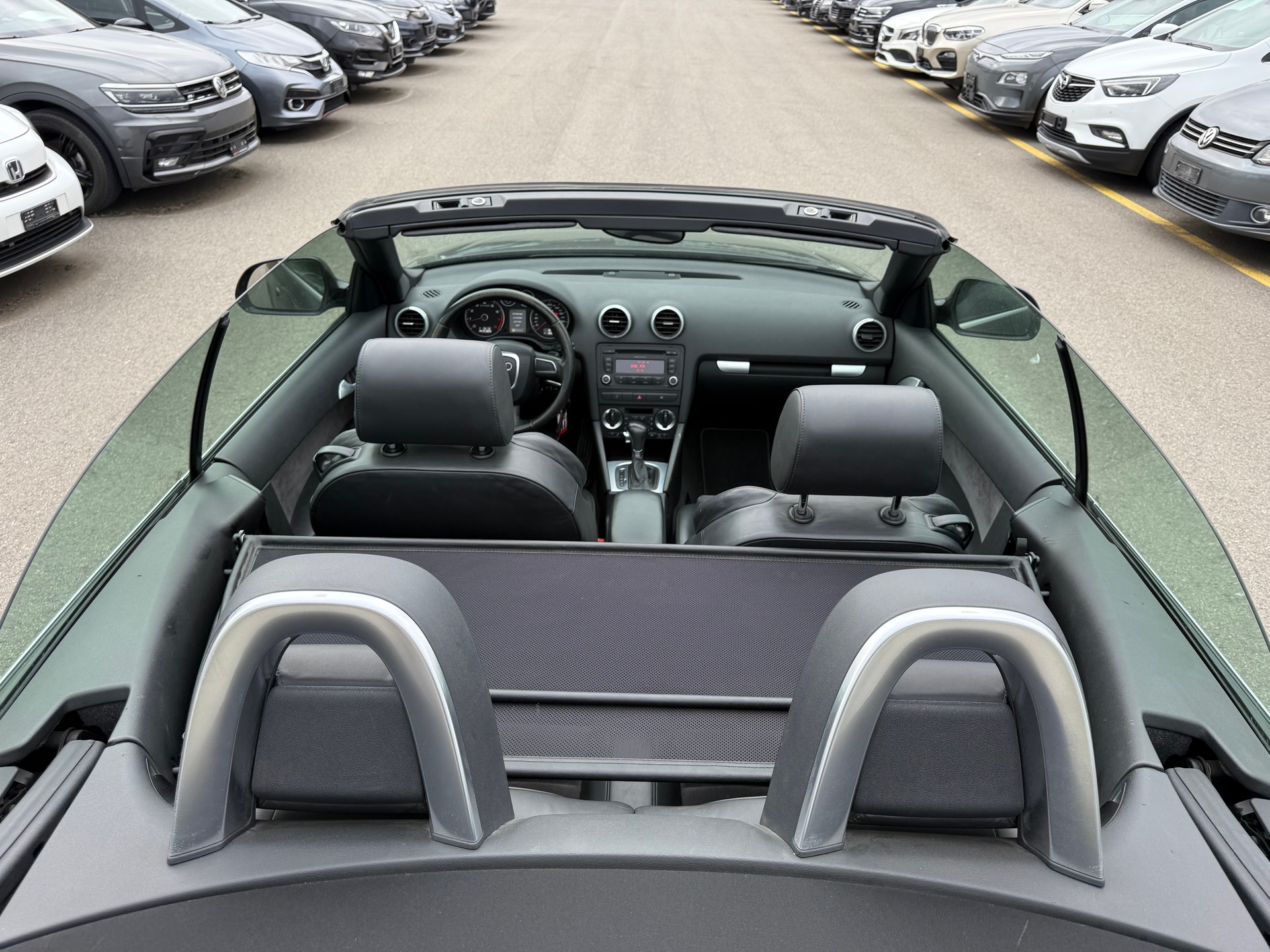 AUDI A3 Cabriolet 1.8 TFSI Ambition S-tronic-image-12