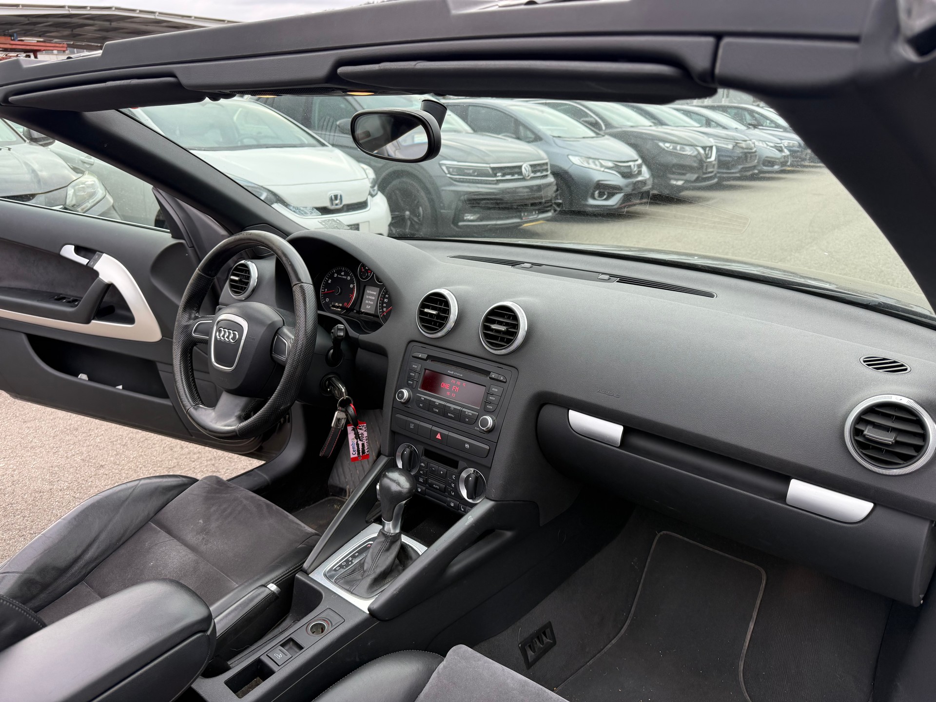 AUDI A3 Cabriolet 1.8 TFSI Ambition S-tronic-image-10