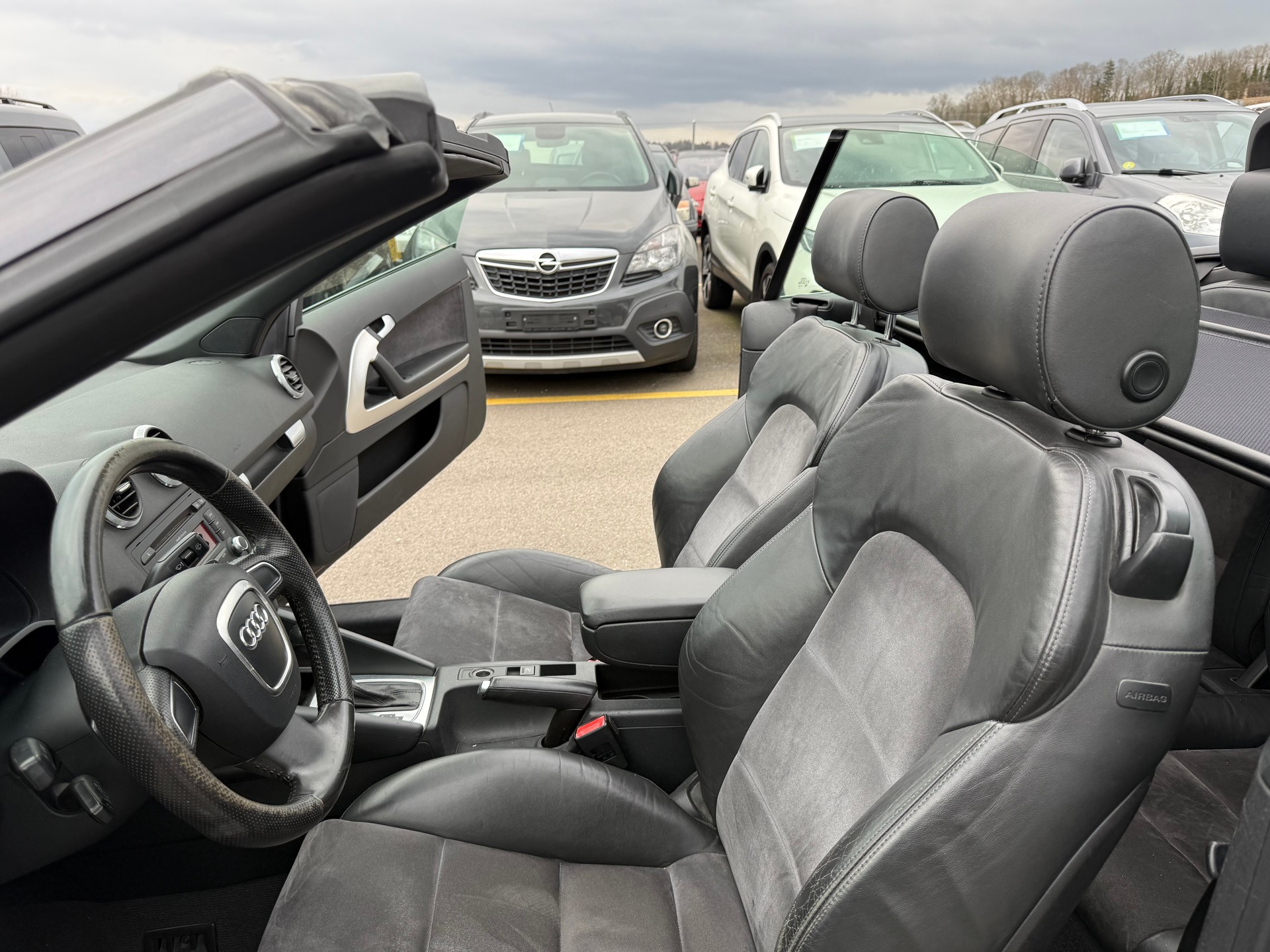 AUDI A3 Cabriolet 1.8 TFSI Ambition S-tronic-image-9
