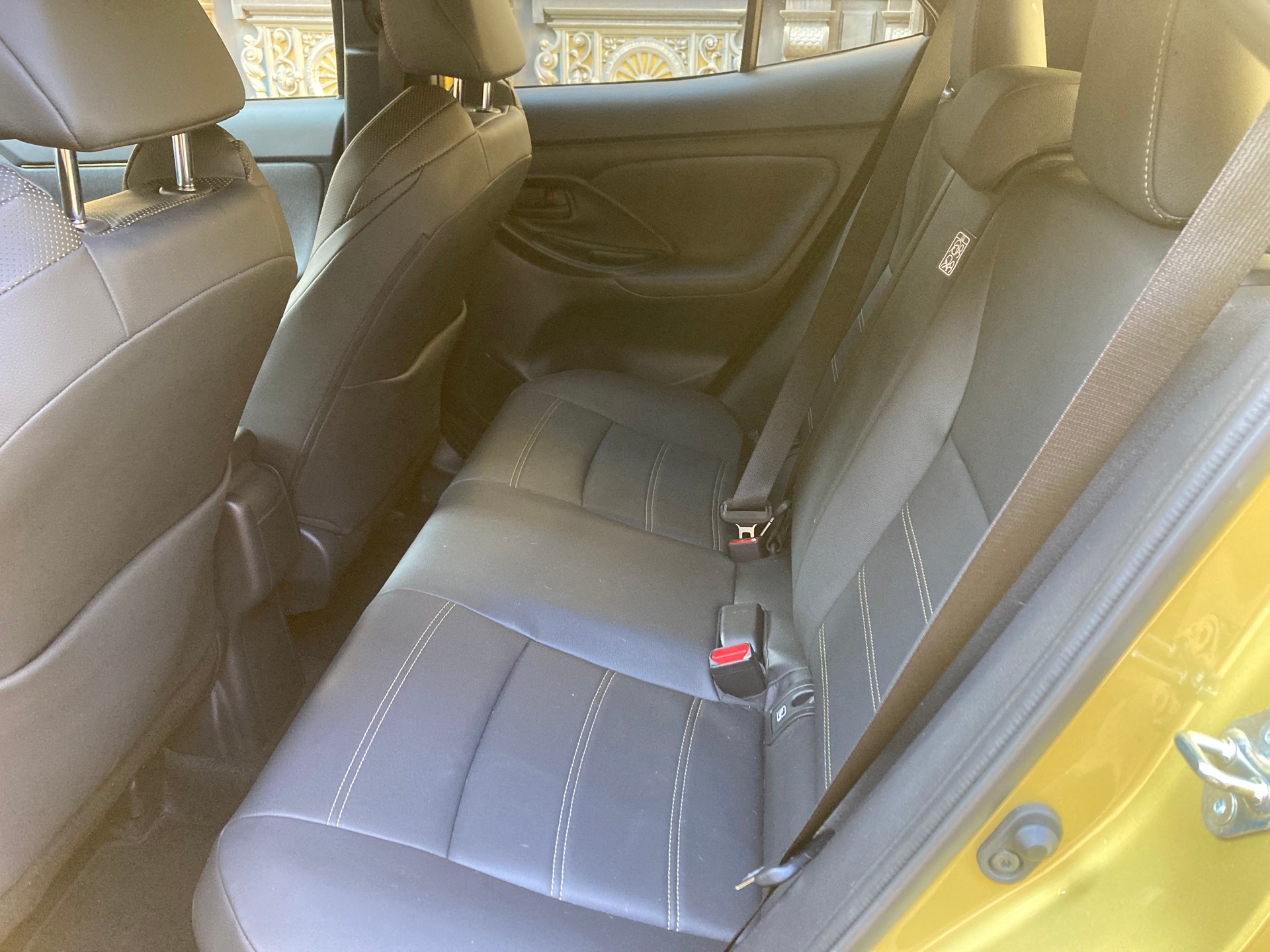 TOYOTA Yaris Cross 1.5 Premiere Edition e-CVT AWDi-image-13