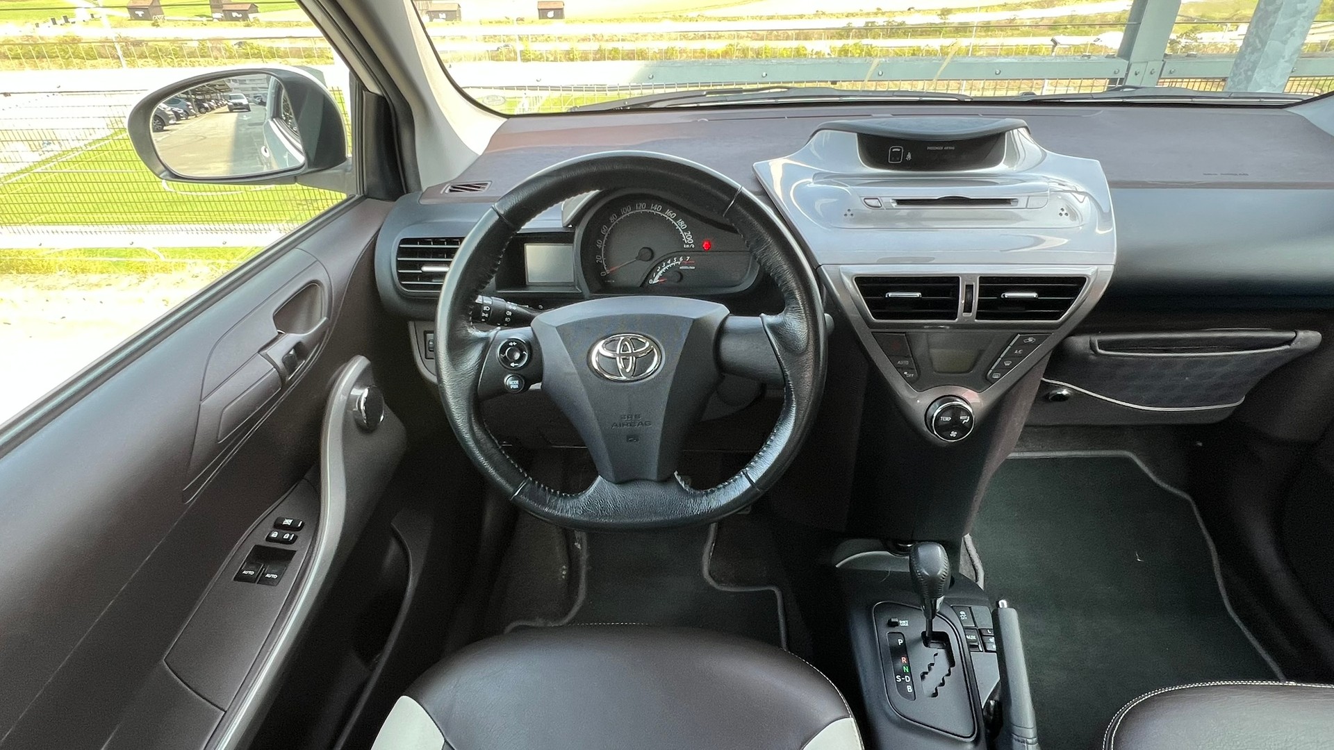 TOYOTA iQ3 1.33 DUAL VVT-i MULTIDRIVE l 98 PS-image-22