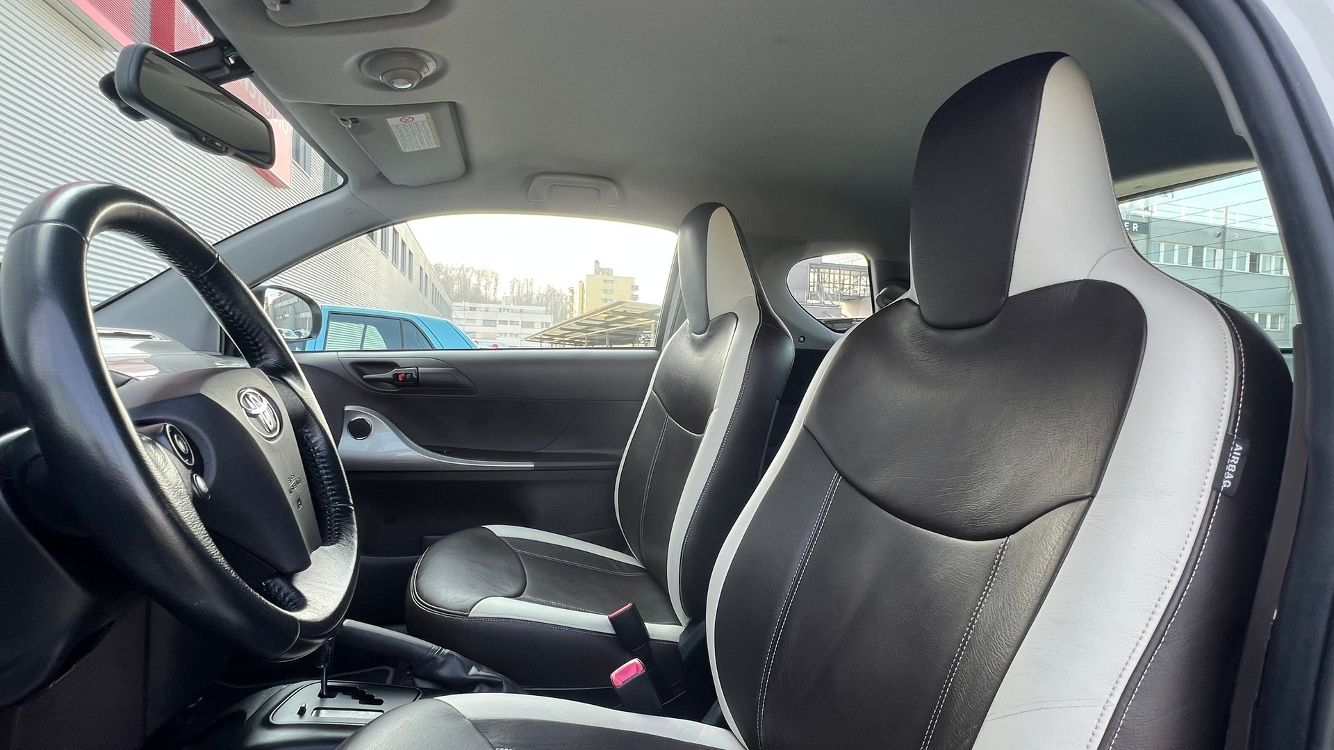 TOYOTA iQ3 1.33 DUAL VVT-i MULTIDRIVE l 98 PS-image-24