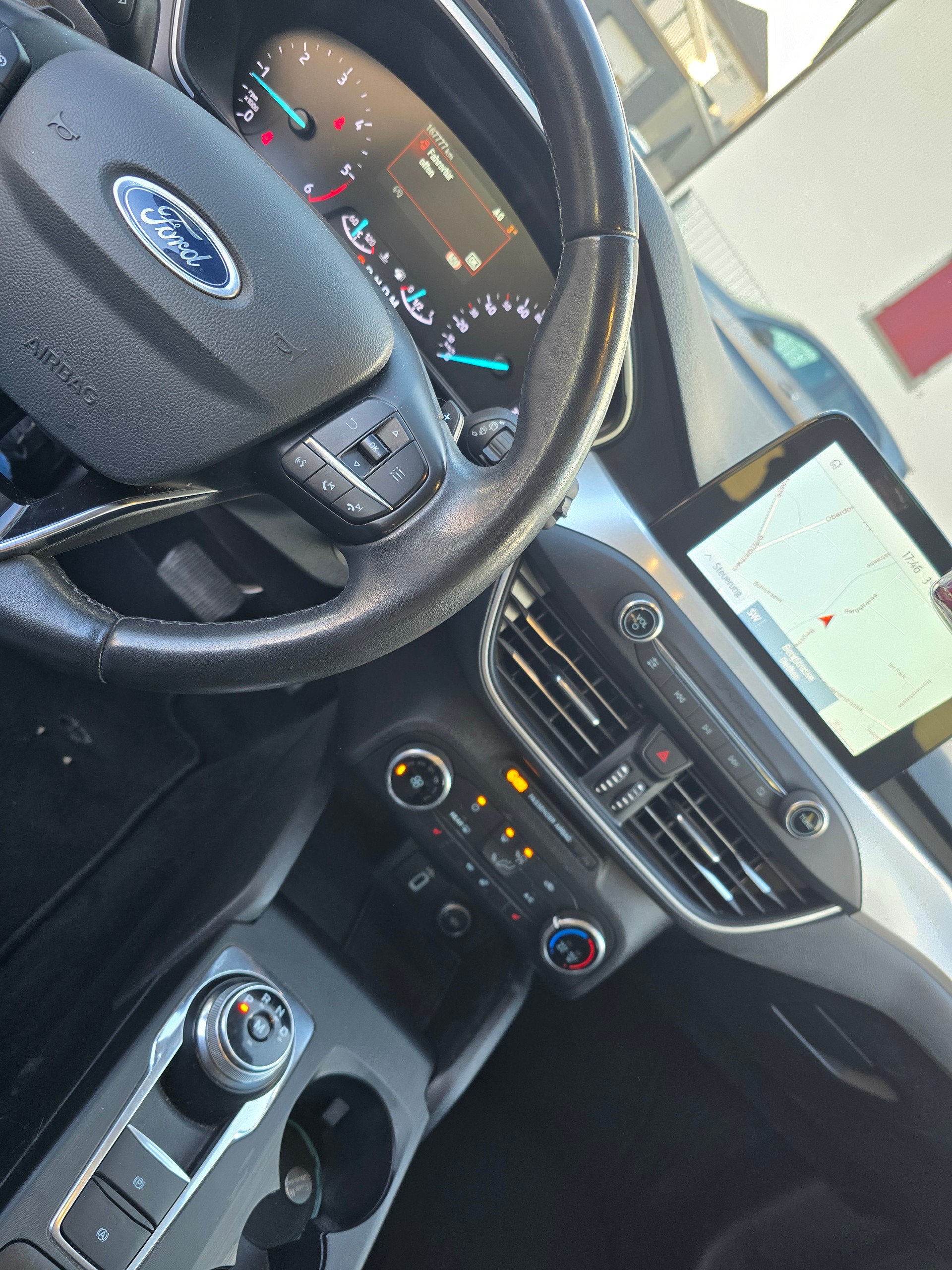 FORD Focus 1.5 TDCi Active Automatic-image-5