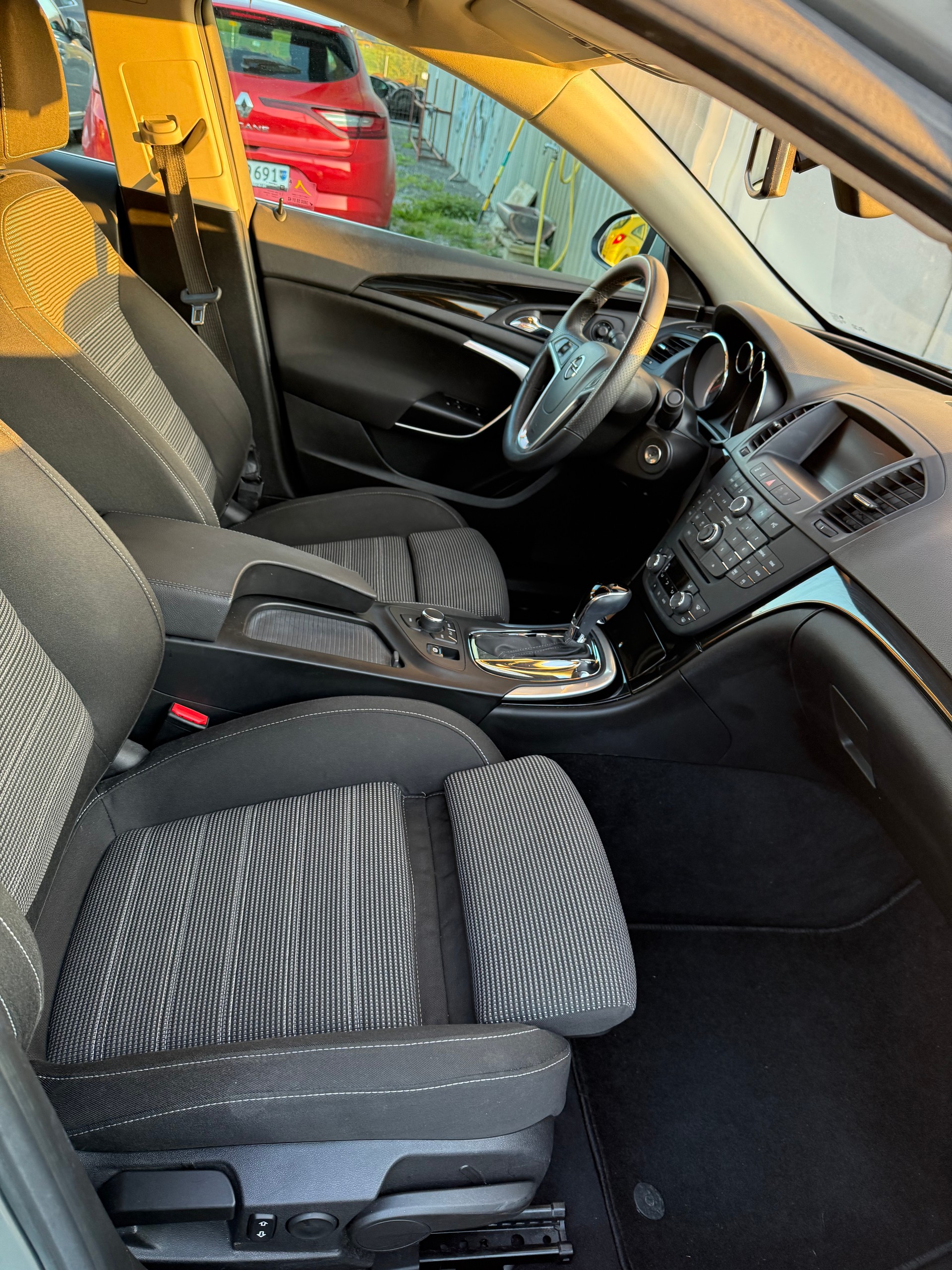 OPEL Insignia 2.0 Turbo Sport Automatic-image-11