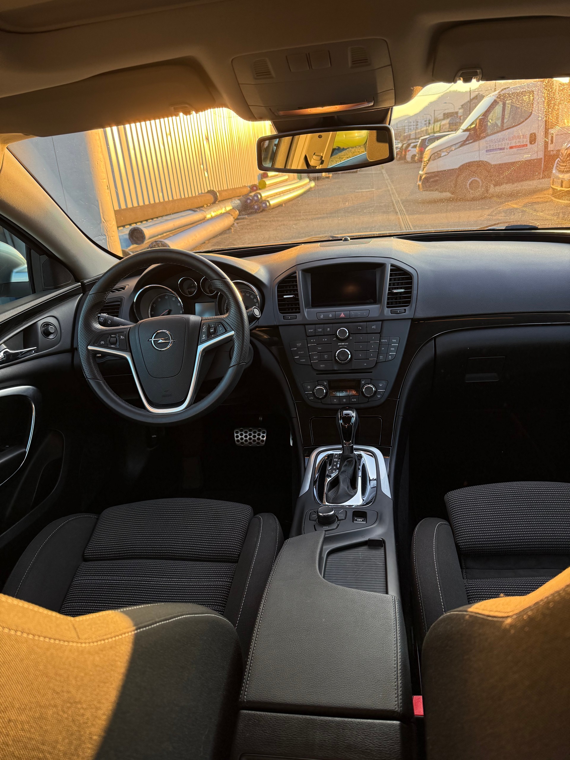 OPEL Insignia 2.0 Turbo Sport Automatic-image-8