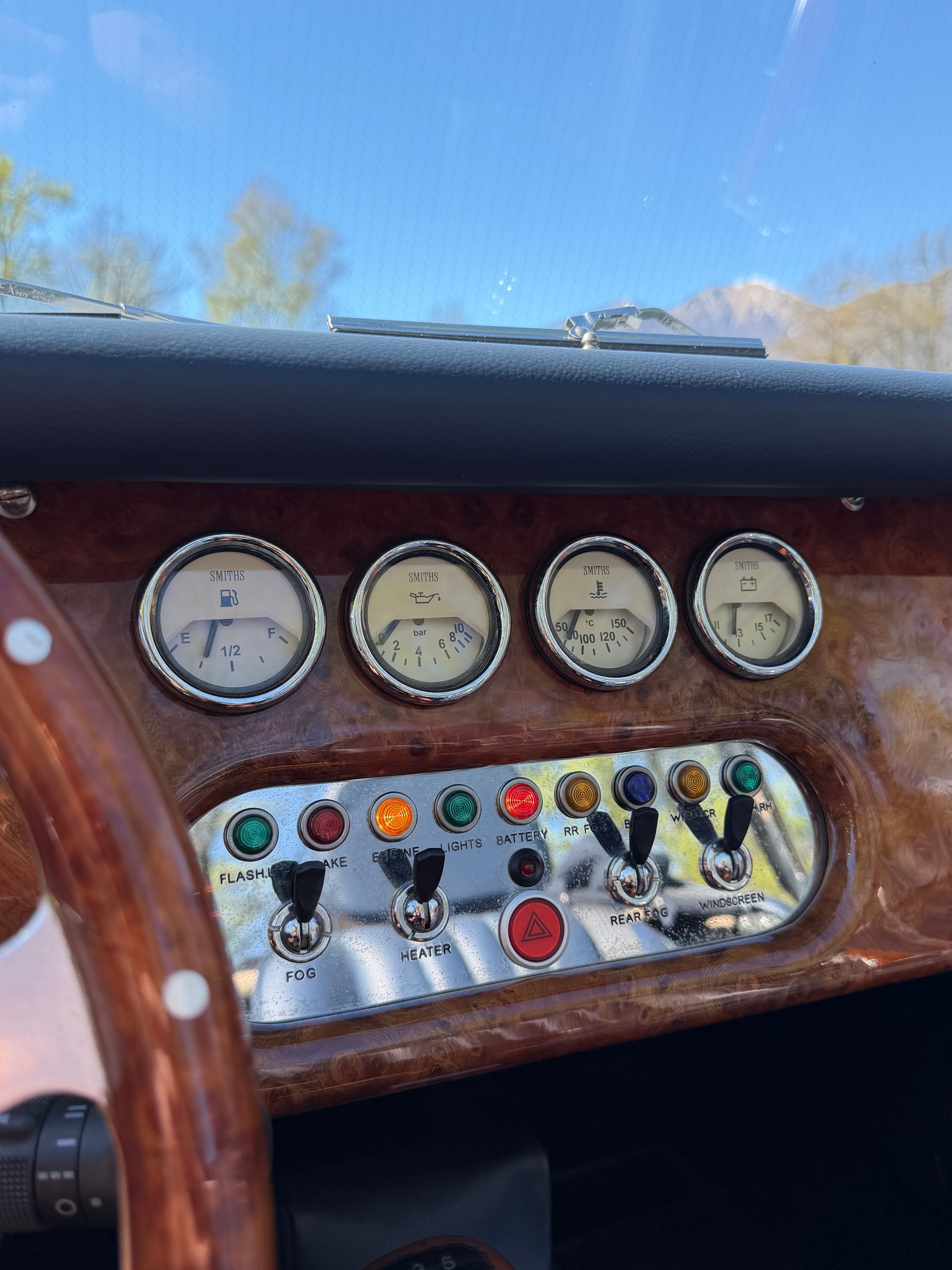 MORGAN PLUS 4-image-6