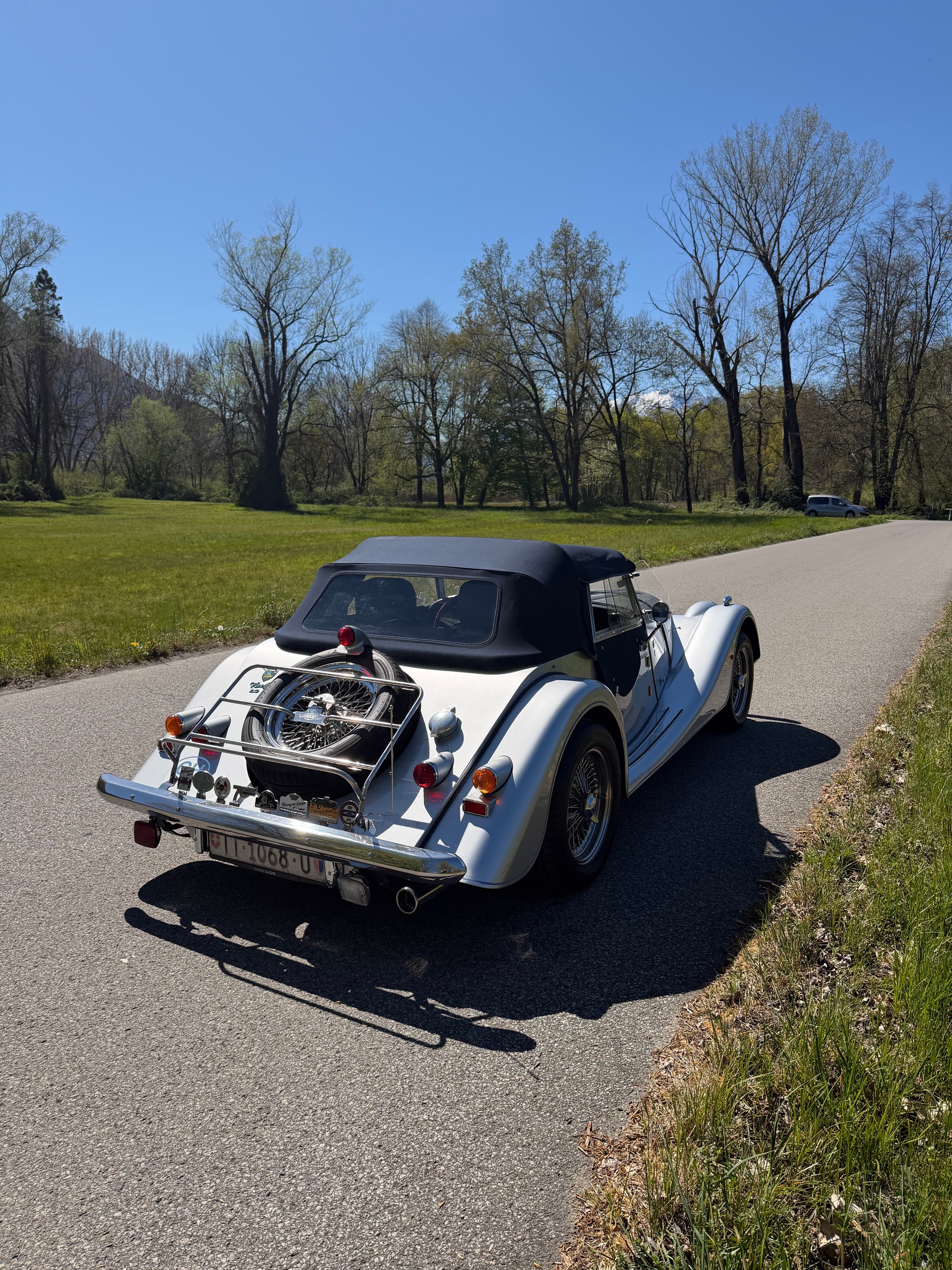 MORGAN PLUS 4-image-3