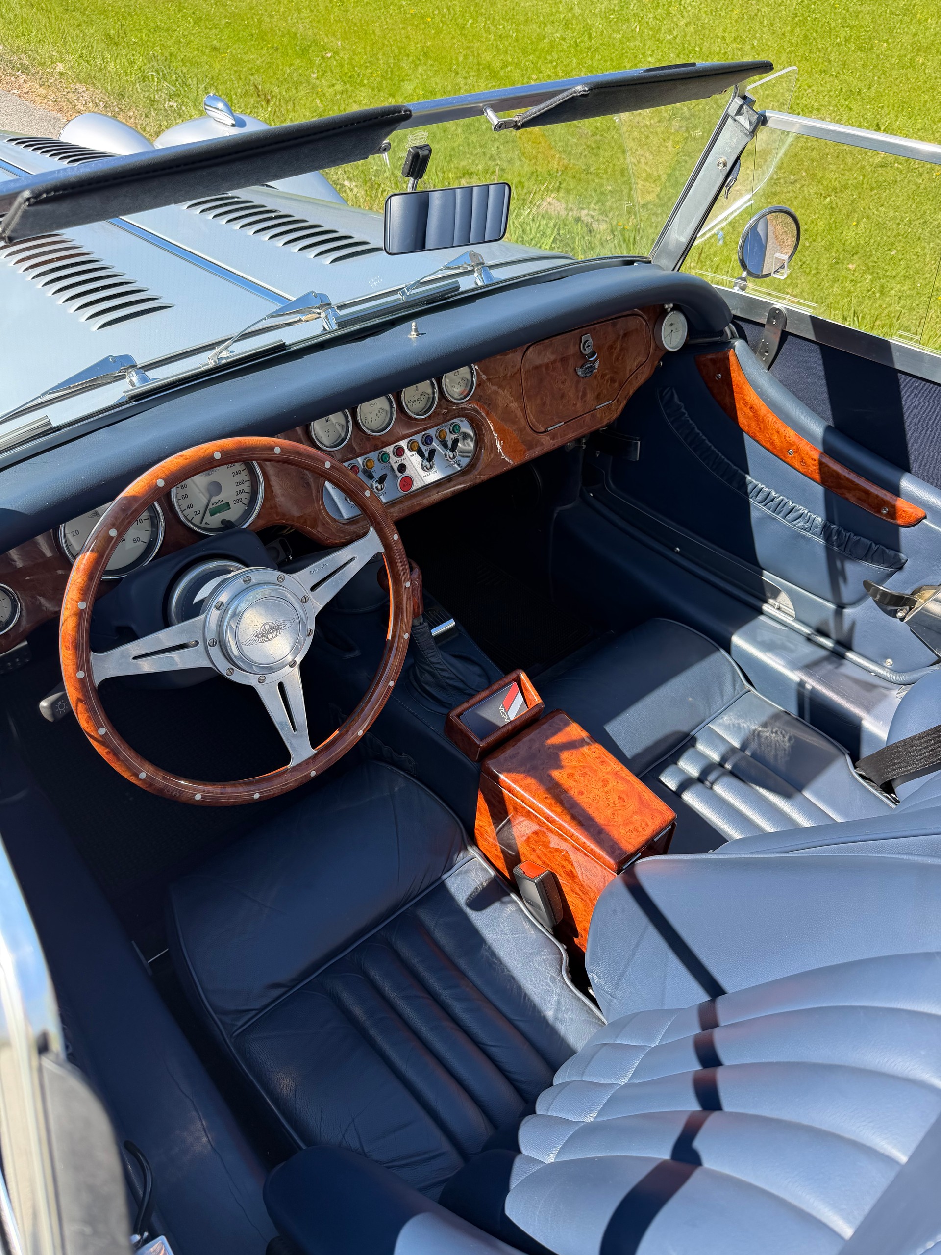 MORGAN PLUS 4-image-5