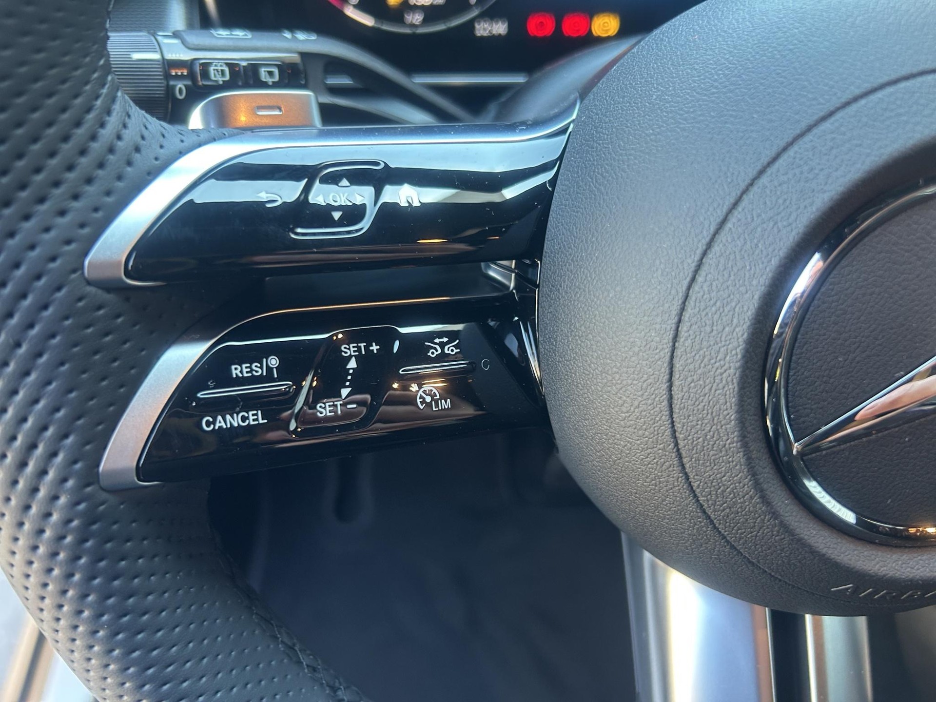 MERCEDES-BENZ GLC 220 d AMG Line 4matic-image-19