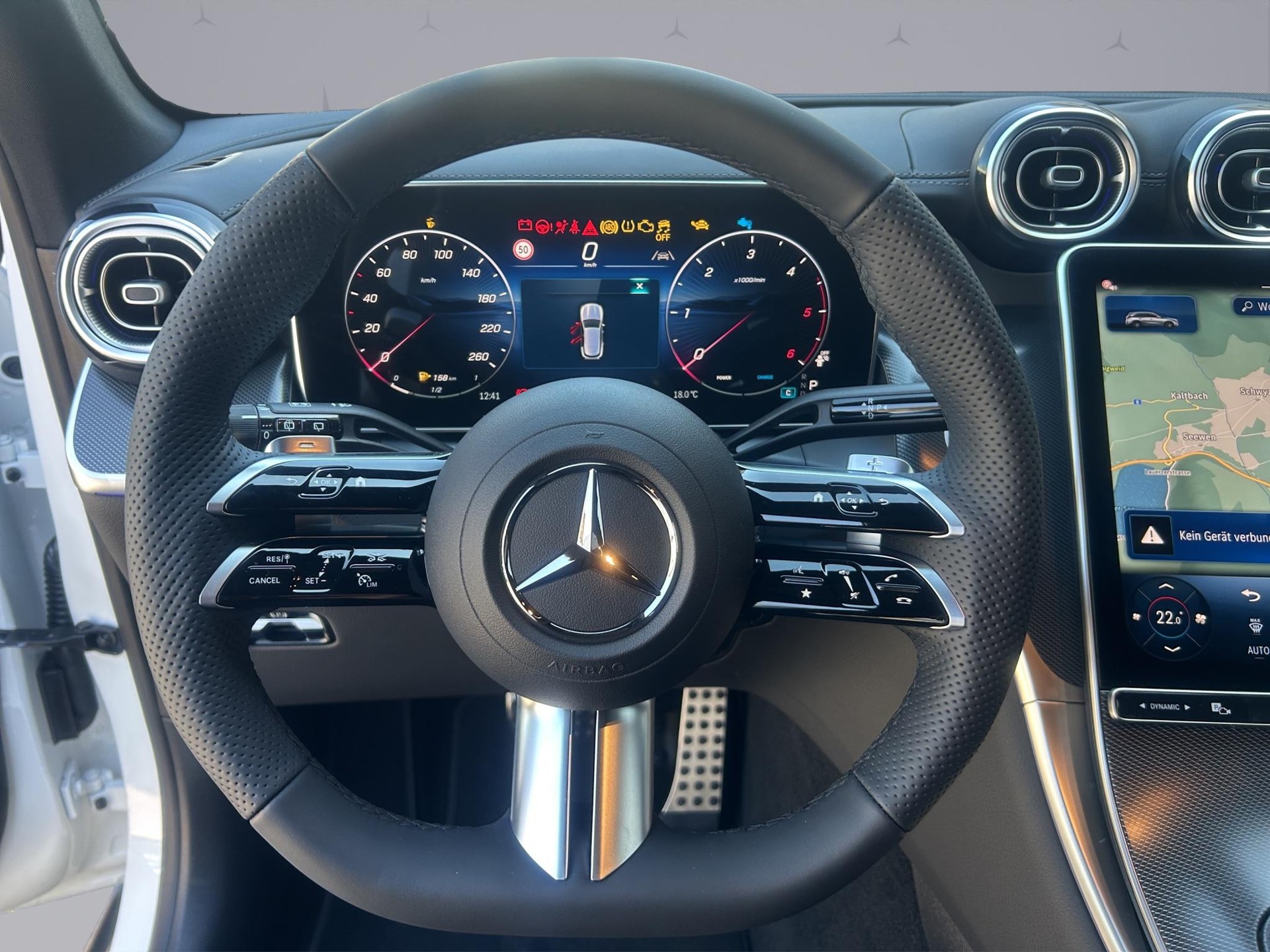 MERCEDES-BENZ GLC 220 d AMG Line 4matic-image-11