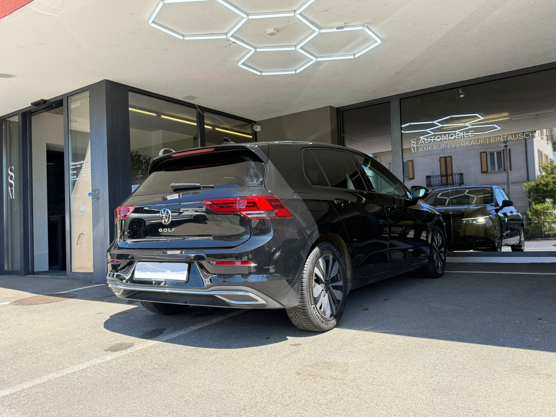 VW Golf 2.0 TDI Life DSG 4Motion-image-5
