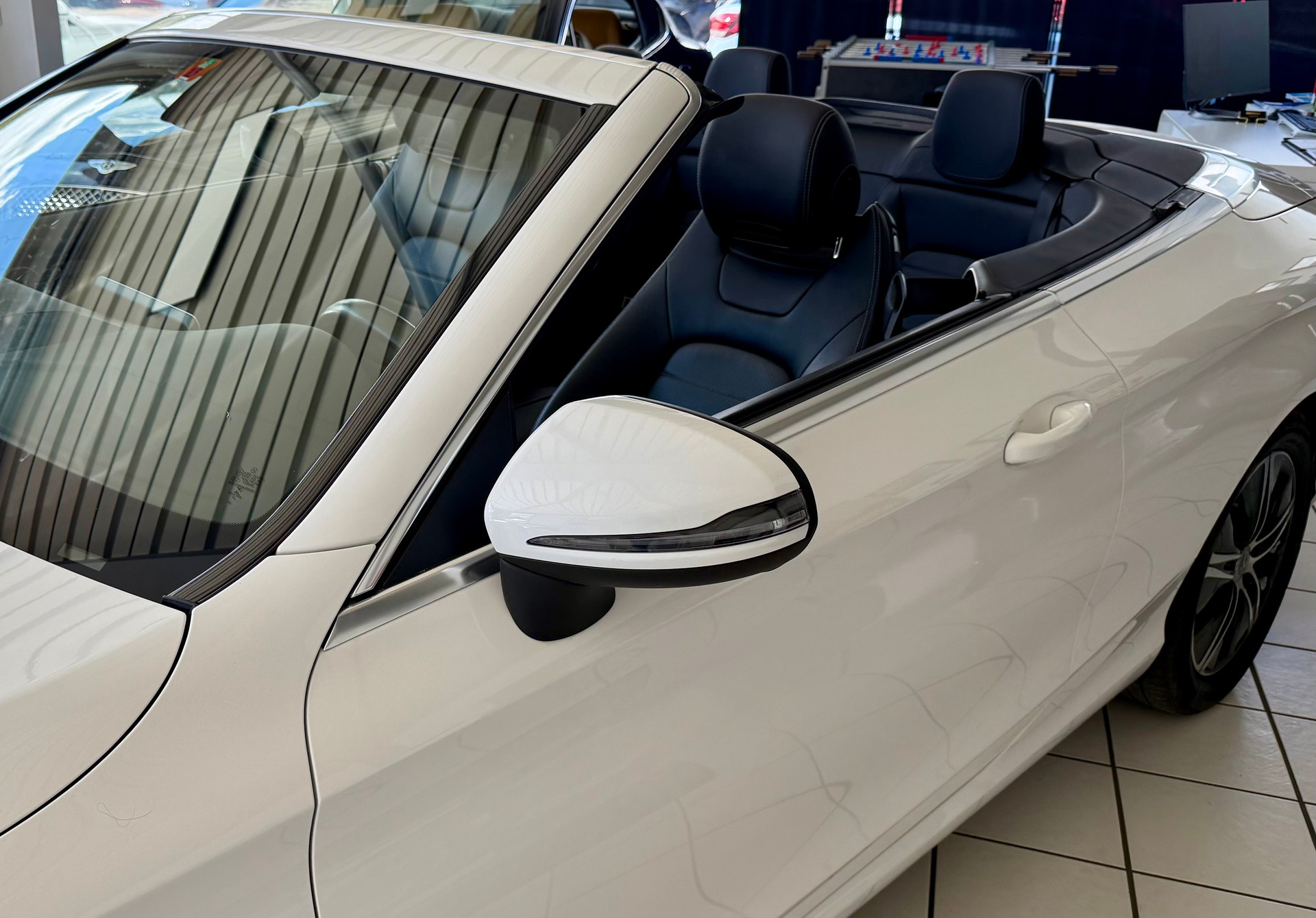MERCEDES-BENZ C 180 Cabriolet-image-4