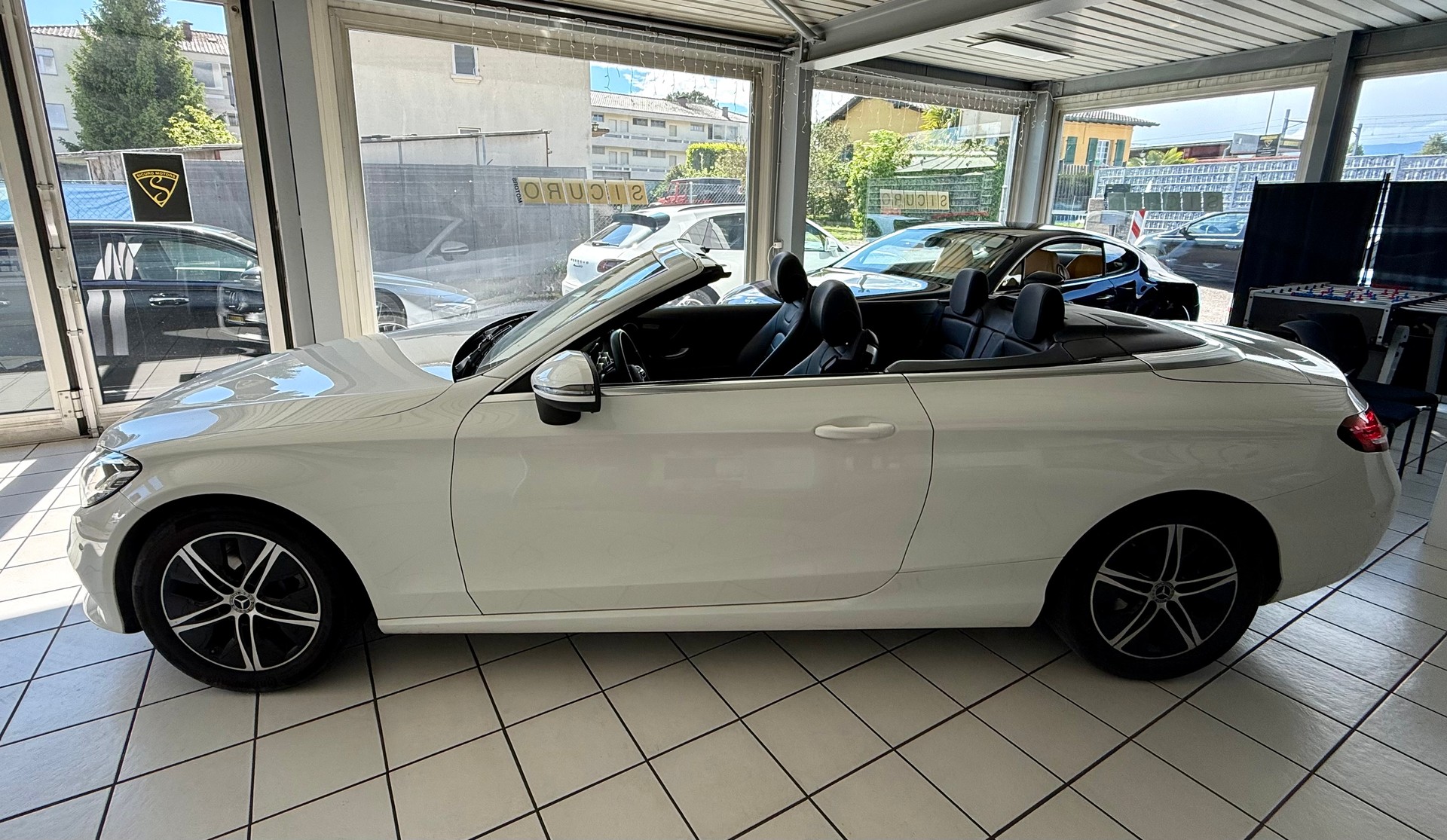 MERCEDES-BENZ C 180 Cabriolet-image-5