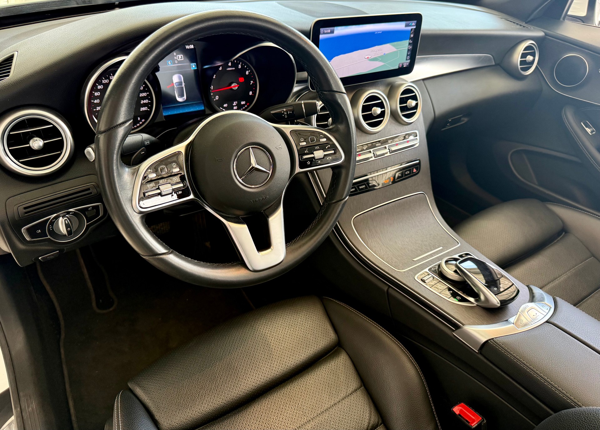 MERCEDES-BENZ C 180 Cabriolet-image-12