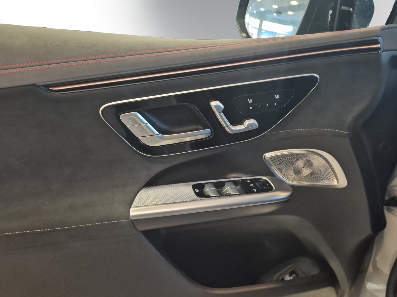 MERCEDES-BENZ EQE SUV AMG 43 4 Matic Executive Edition-image-5