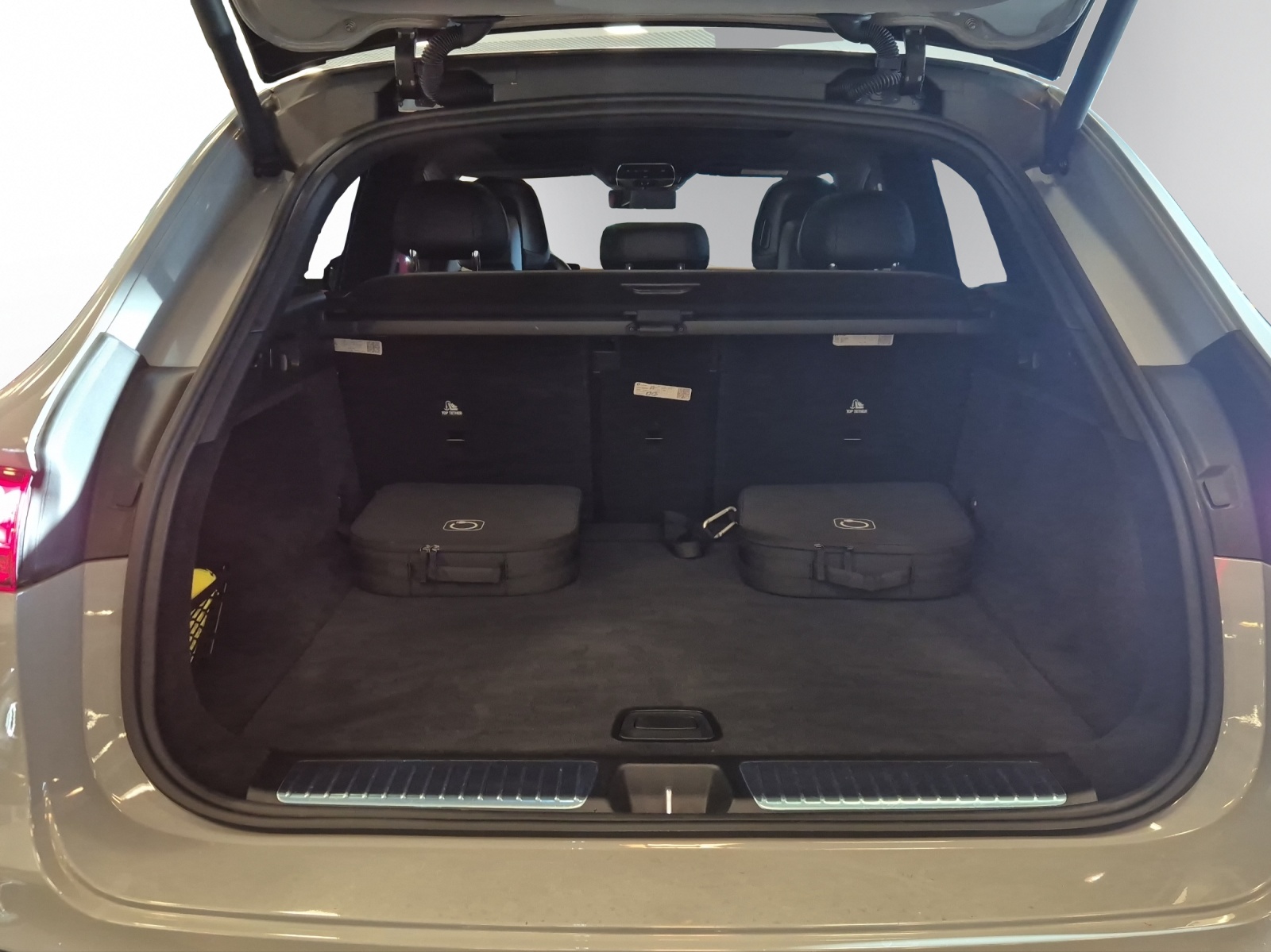 MERCEDES-BENZ EQE SUV AMG 43 4 Matic Executive Edition-image-9
