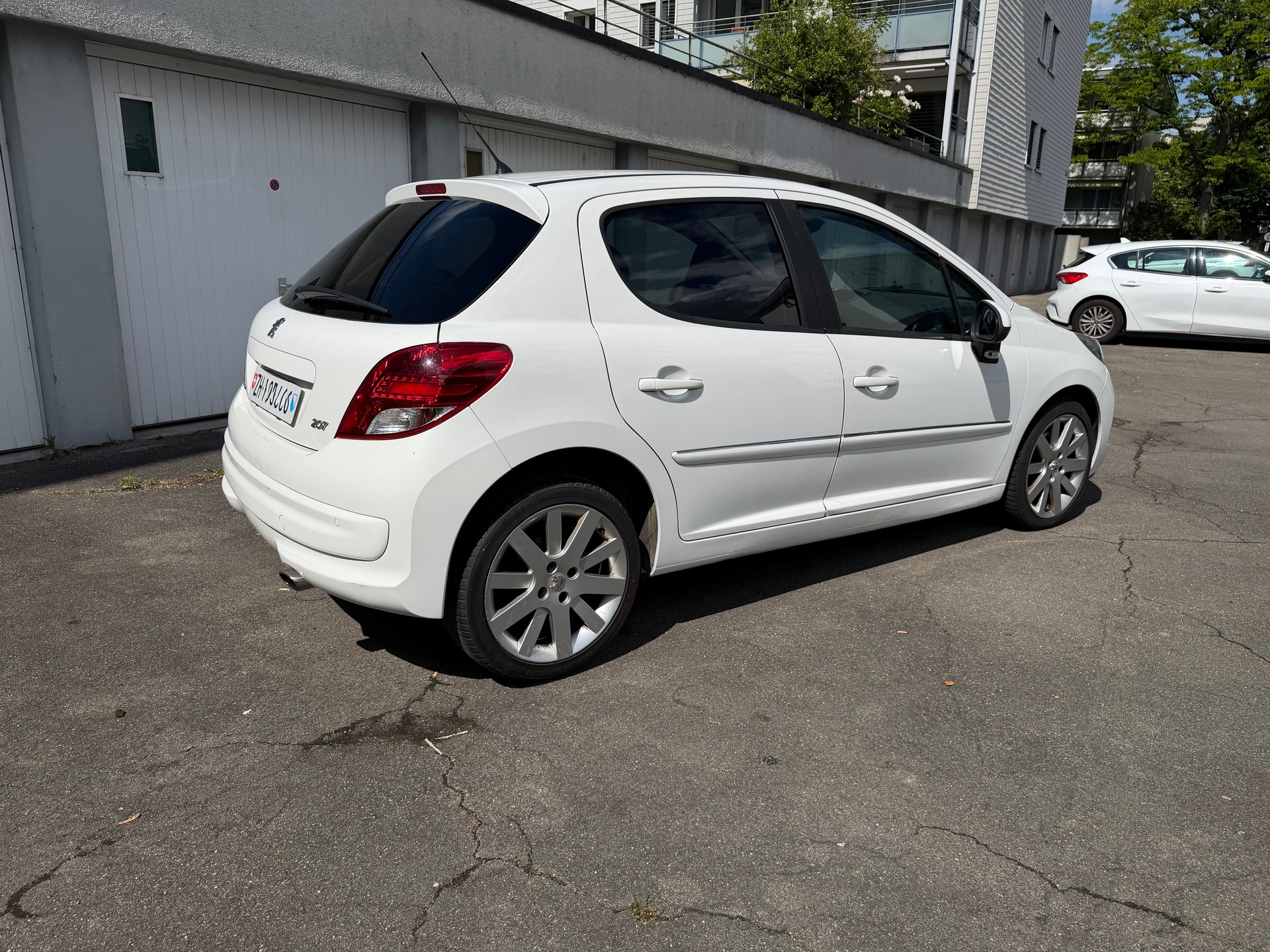PEUGEOT 1.6 16V Allure-image-3