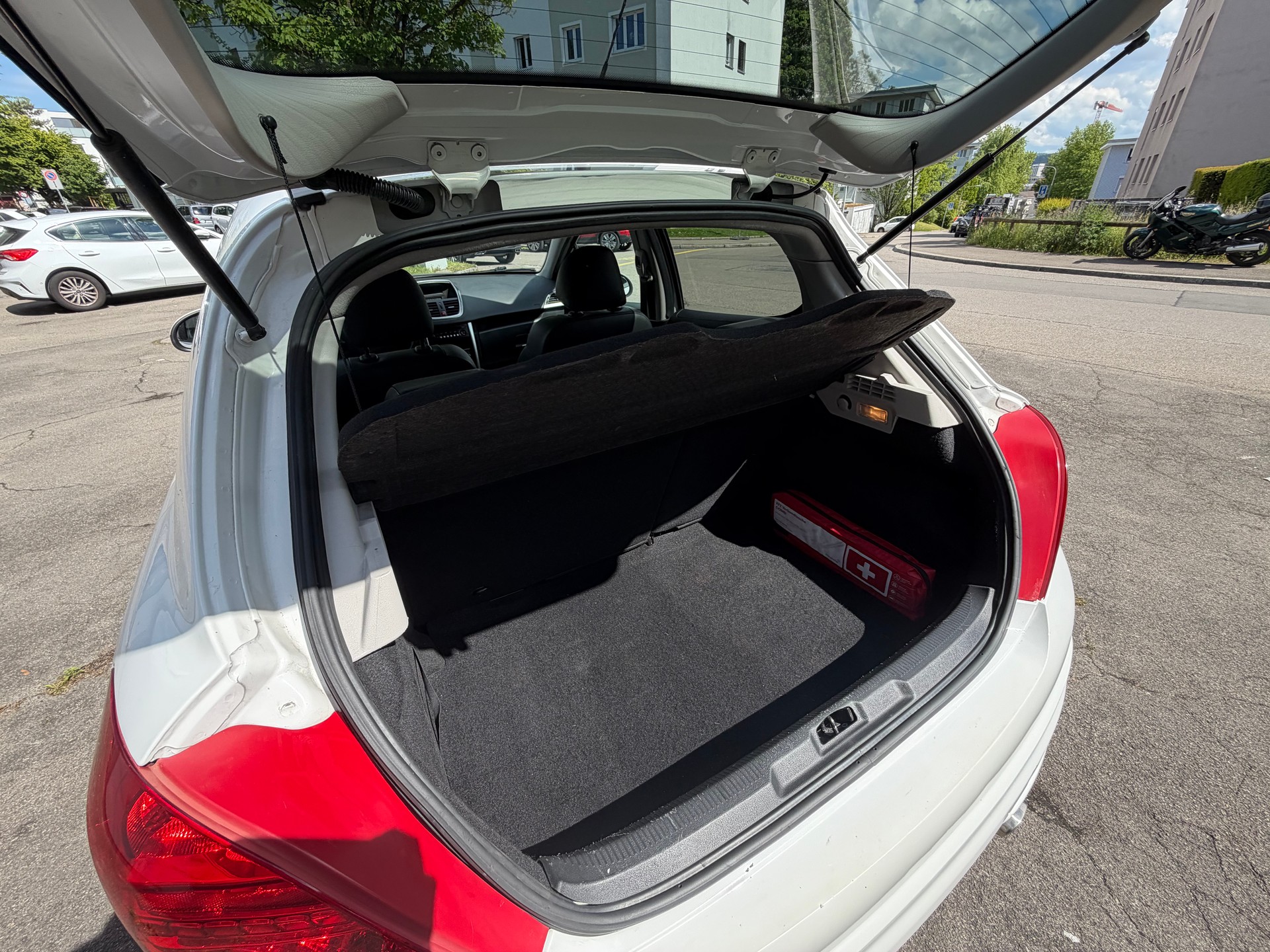 PEUGEOT 1.6 16V Allure-image-5