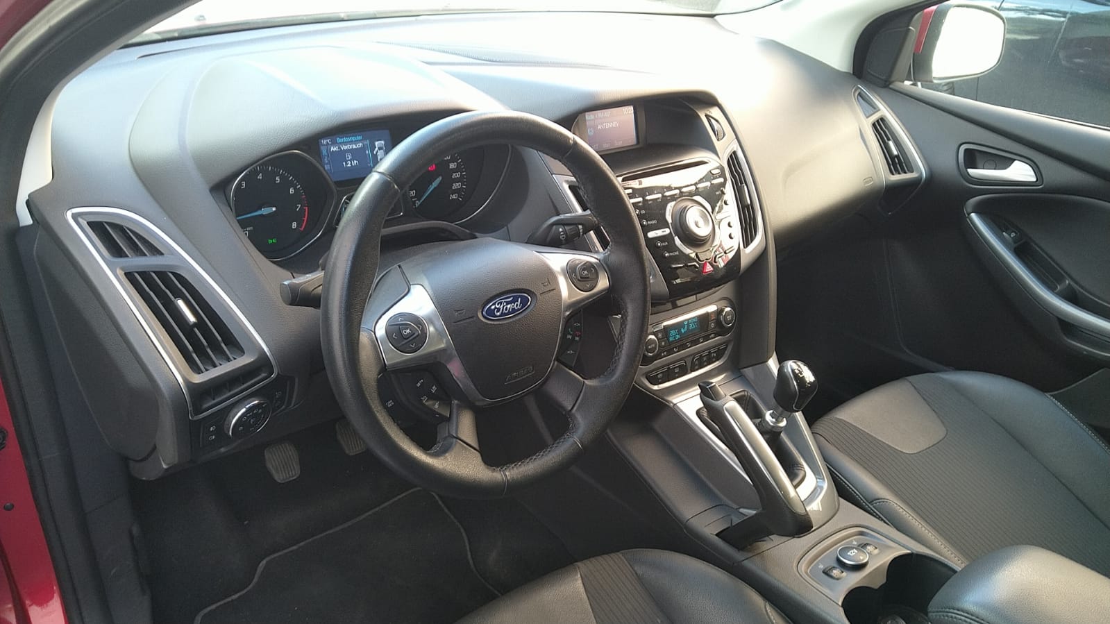 FORD Focus 1.6 SCTi Titanium-image-7