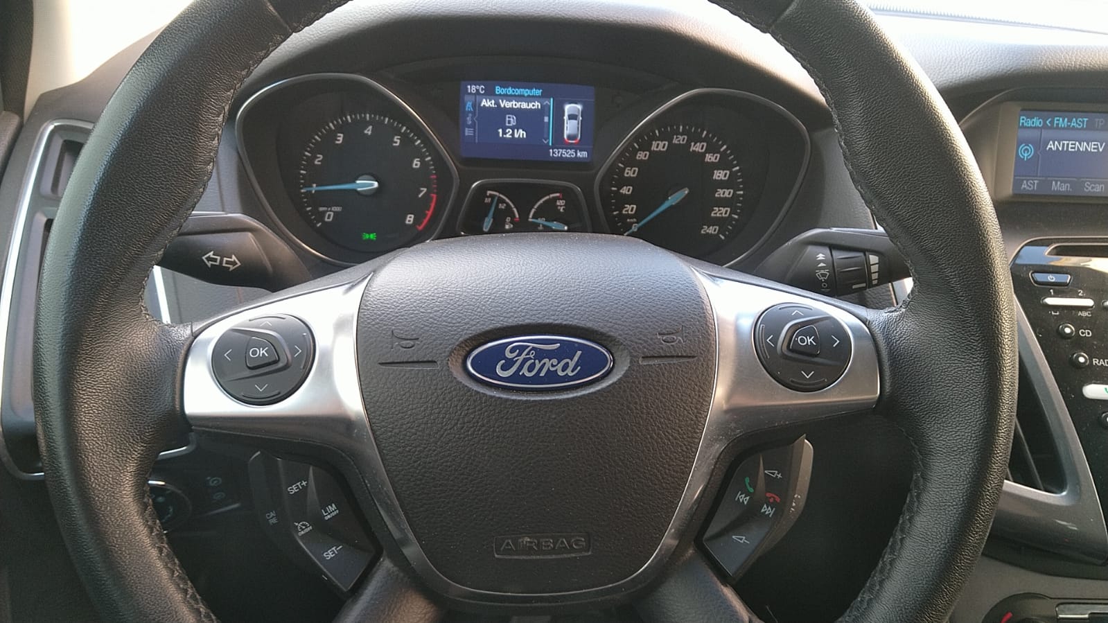 FORD Focus 1.6 SCTi Titanium-image-10