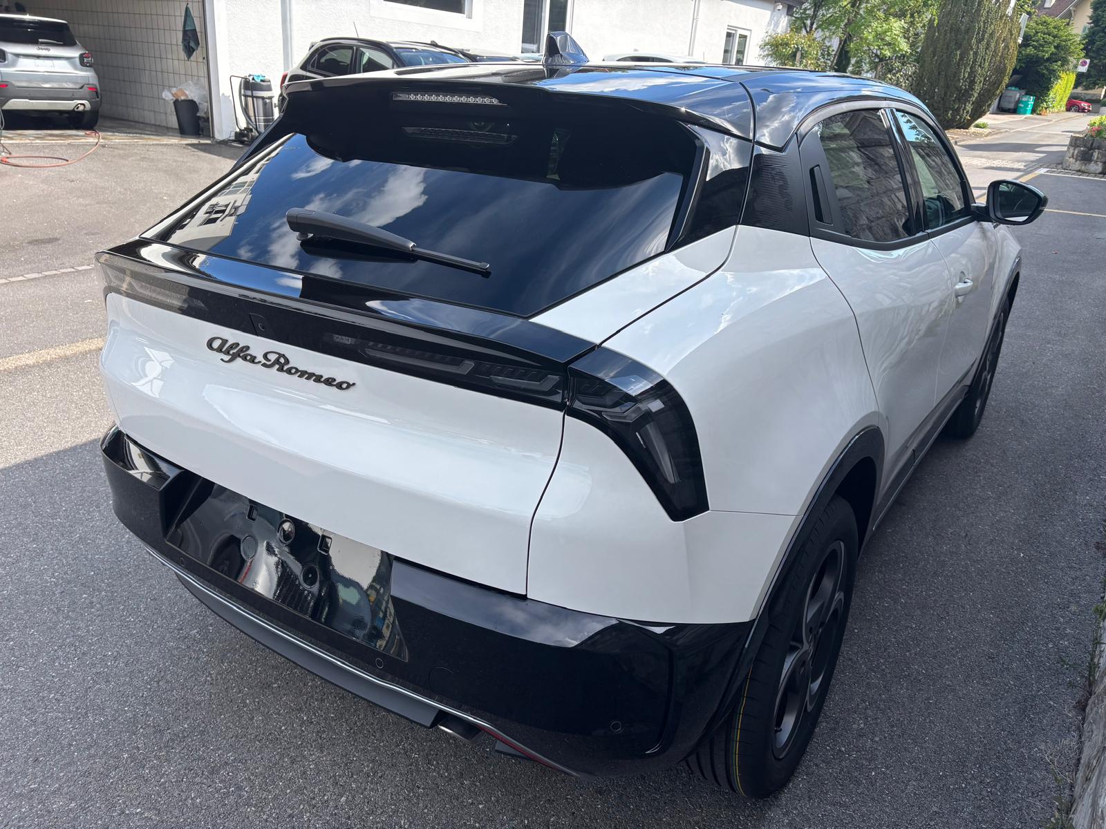 ALFA ROMEO Junior 1.2 48V Hybrid Q4 Sport Speciale-showroom-element-1