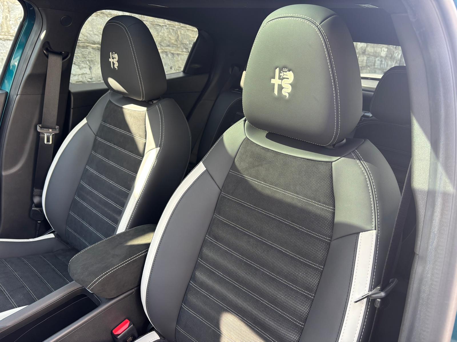 ALFA ROMEO Junior 1.2 48V Hybrid Q4 Sport Speciale-image-9