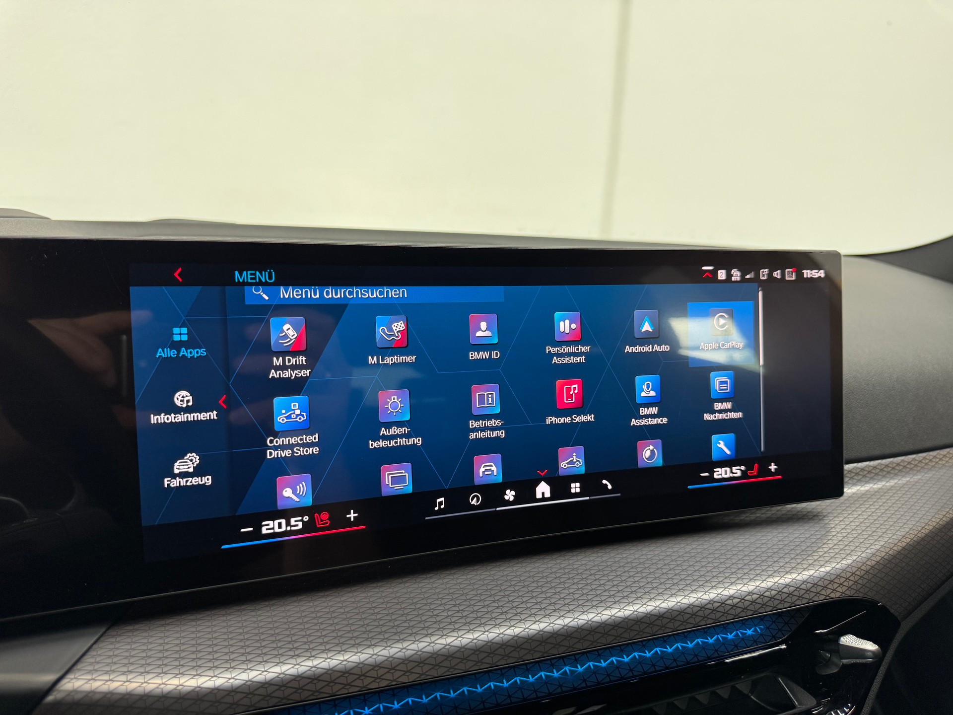 BMW M3 Touring xDrive Competition M | Black Sapphire-image-18