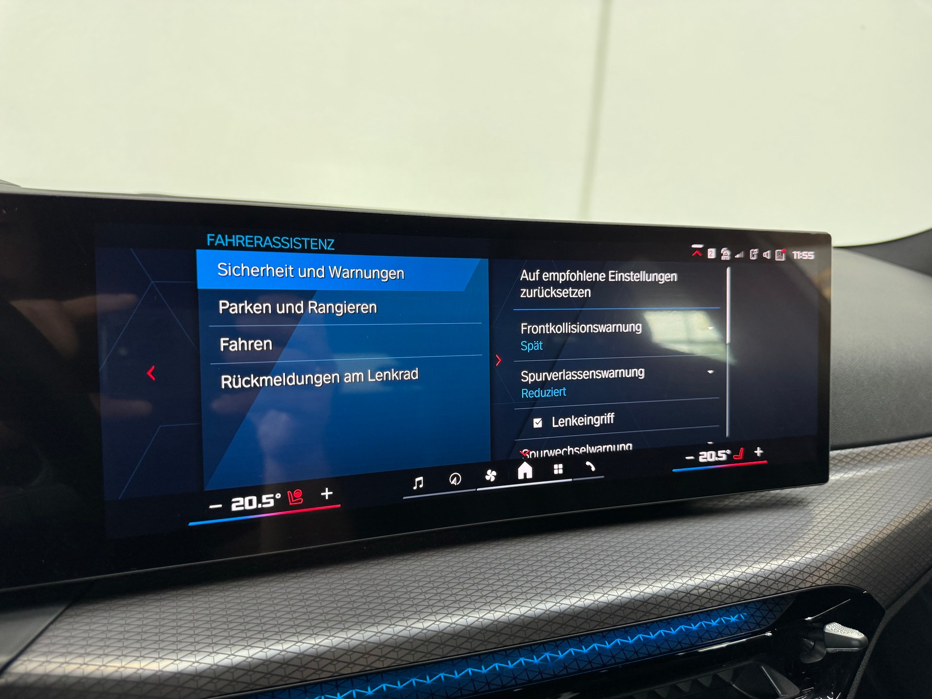 BMW M3 Touring xDrive Competition M | Black Sapphire-image-22