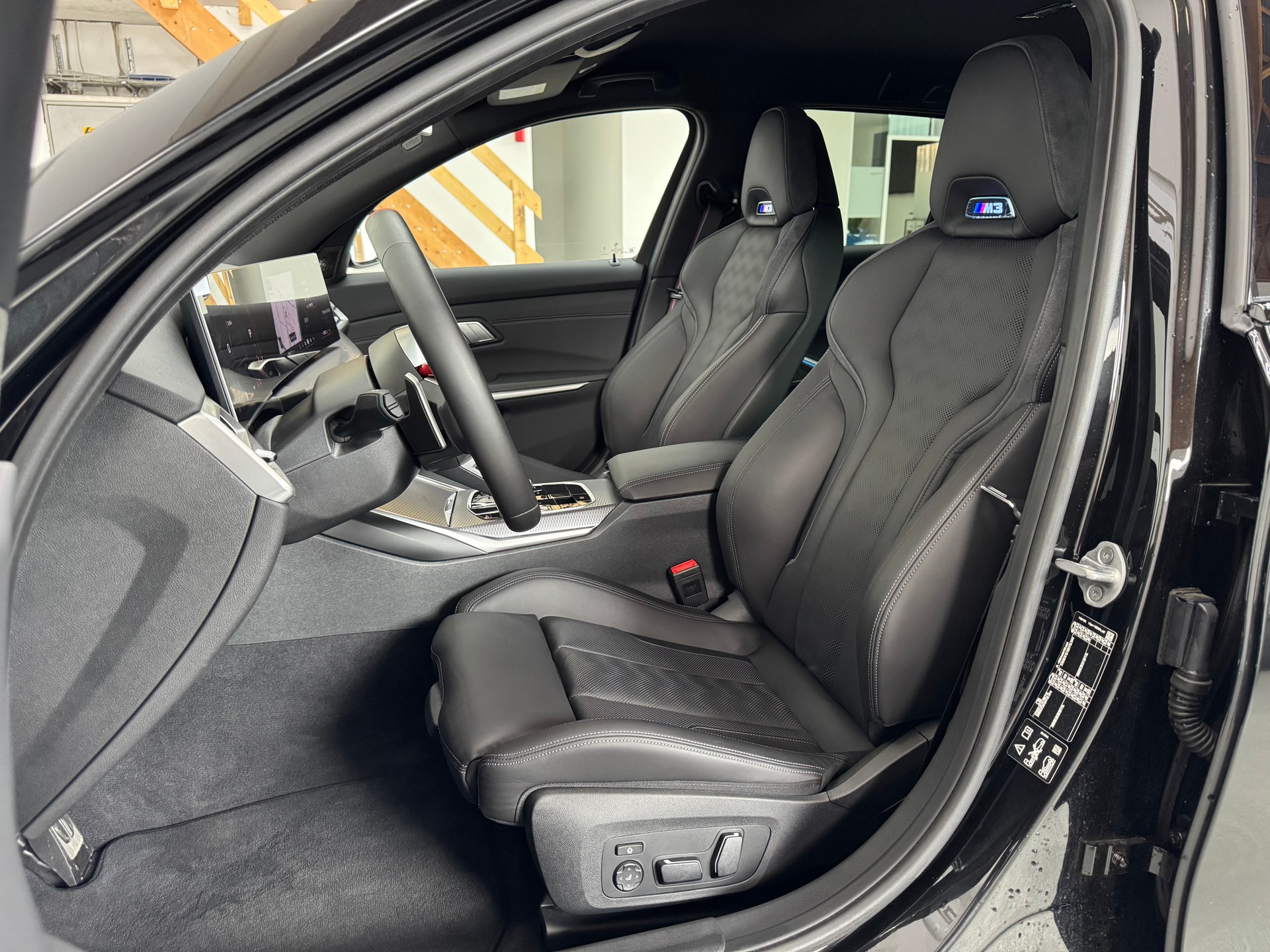 BMW M3 Touring xDrive Competition M | Black Sapphire-image-9