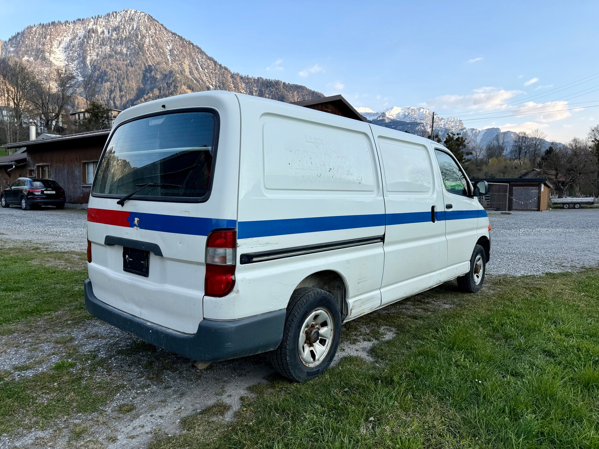TOYOTA Hiace D-4D LWB 4WD Kombi-image-4