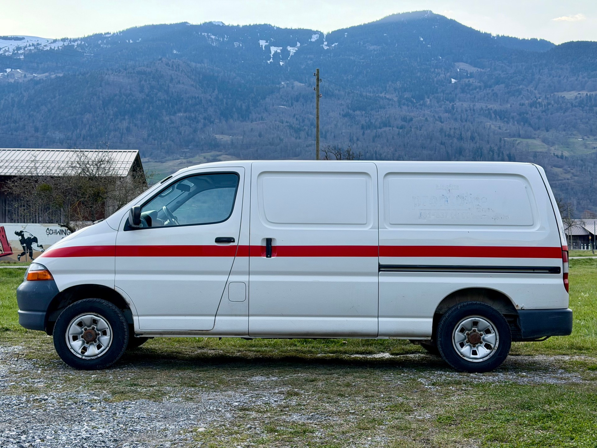TOYOTA Hiace D-4D LWB 4WD Kombi-showroom-element-1