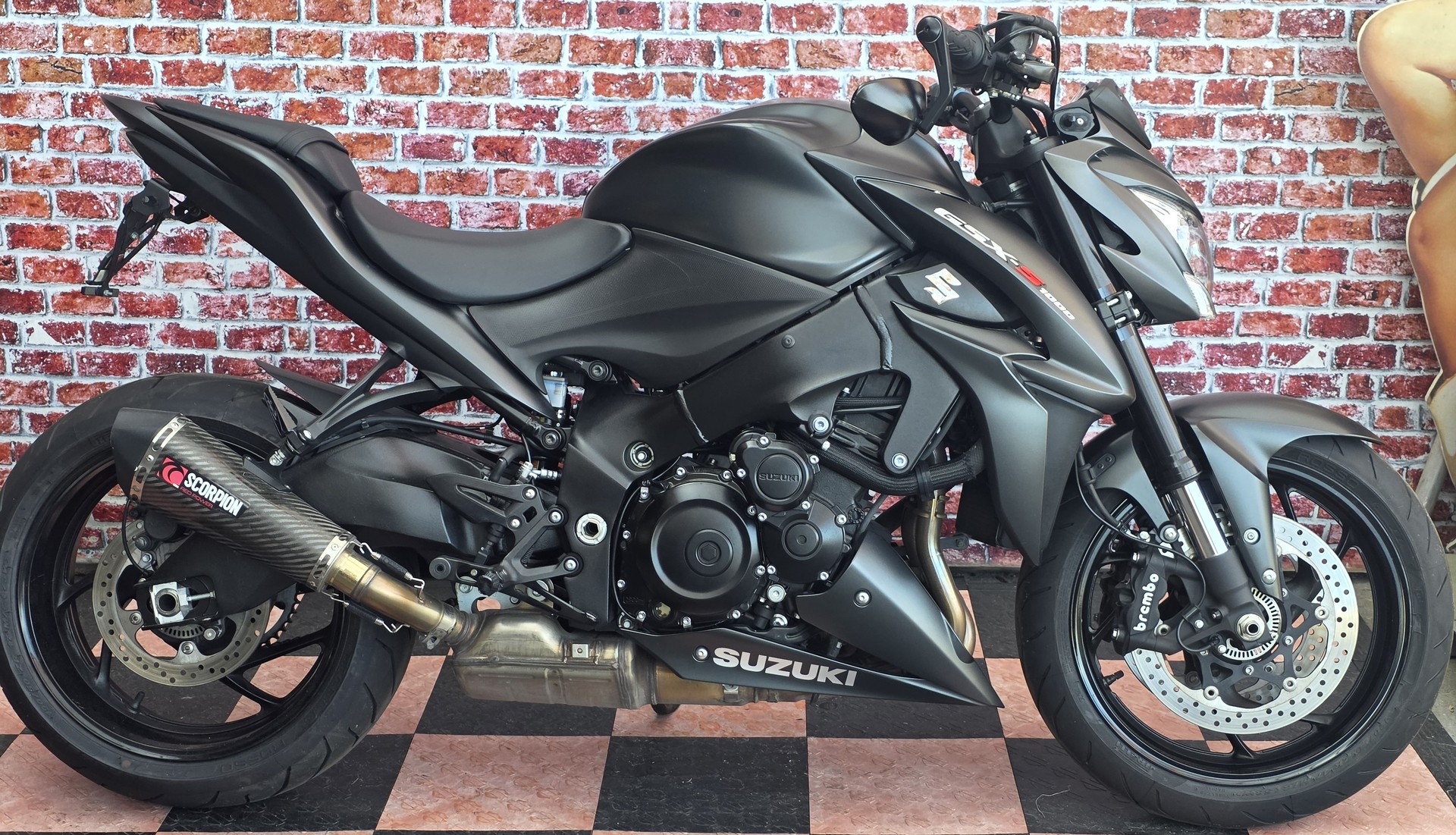SUZUKI GSX-S 1000 ABS-image-2