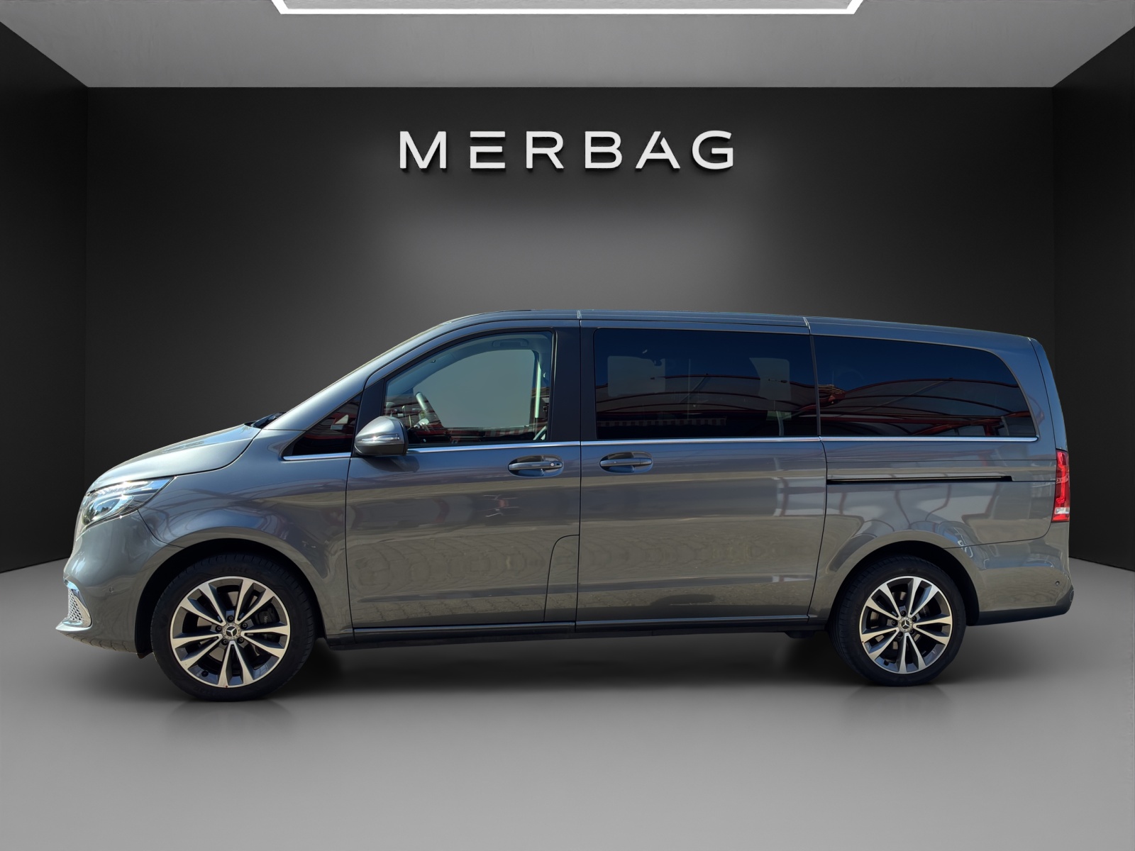 MERCEDES-BENZ V 300 d lang Avantgarde 4Matic 9G-Tronic-image-2