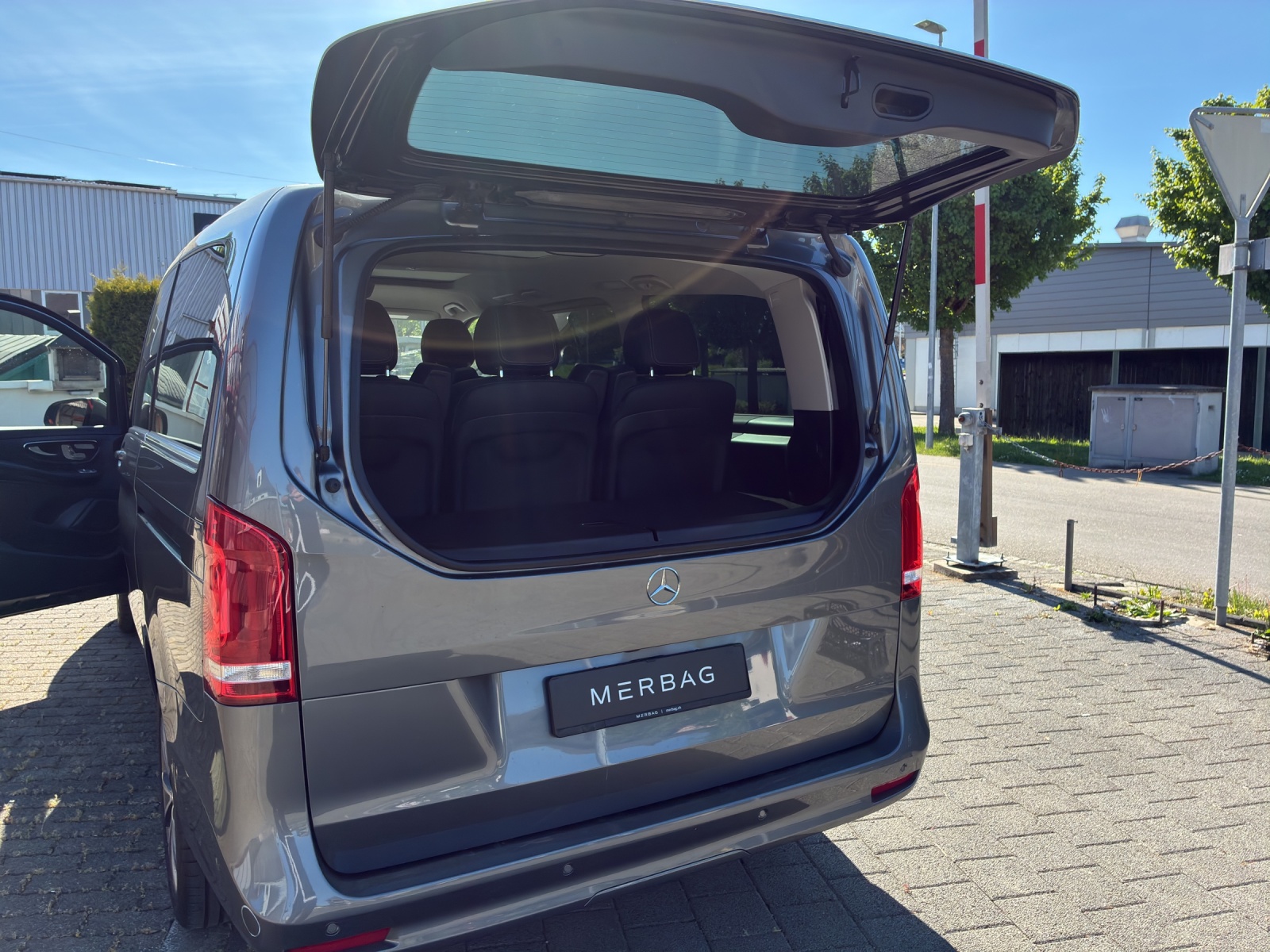 MERCEDES-BENZ V 300 d lang Avantgarde 4Matic 9G-Tronic-image-13