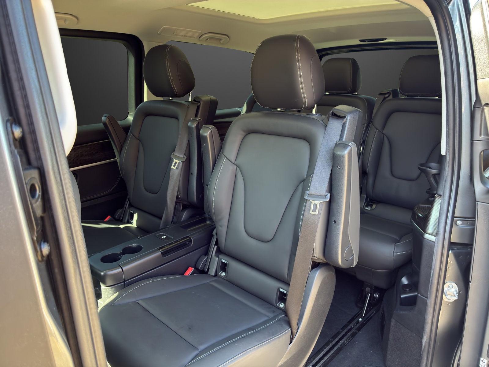 MERCEDES-BENZ V 300 d lang Avantgarde 4Matic 9G-Tronic-image-10