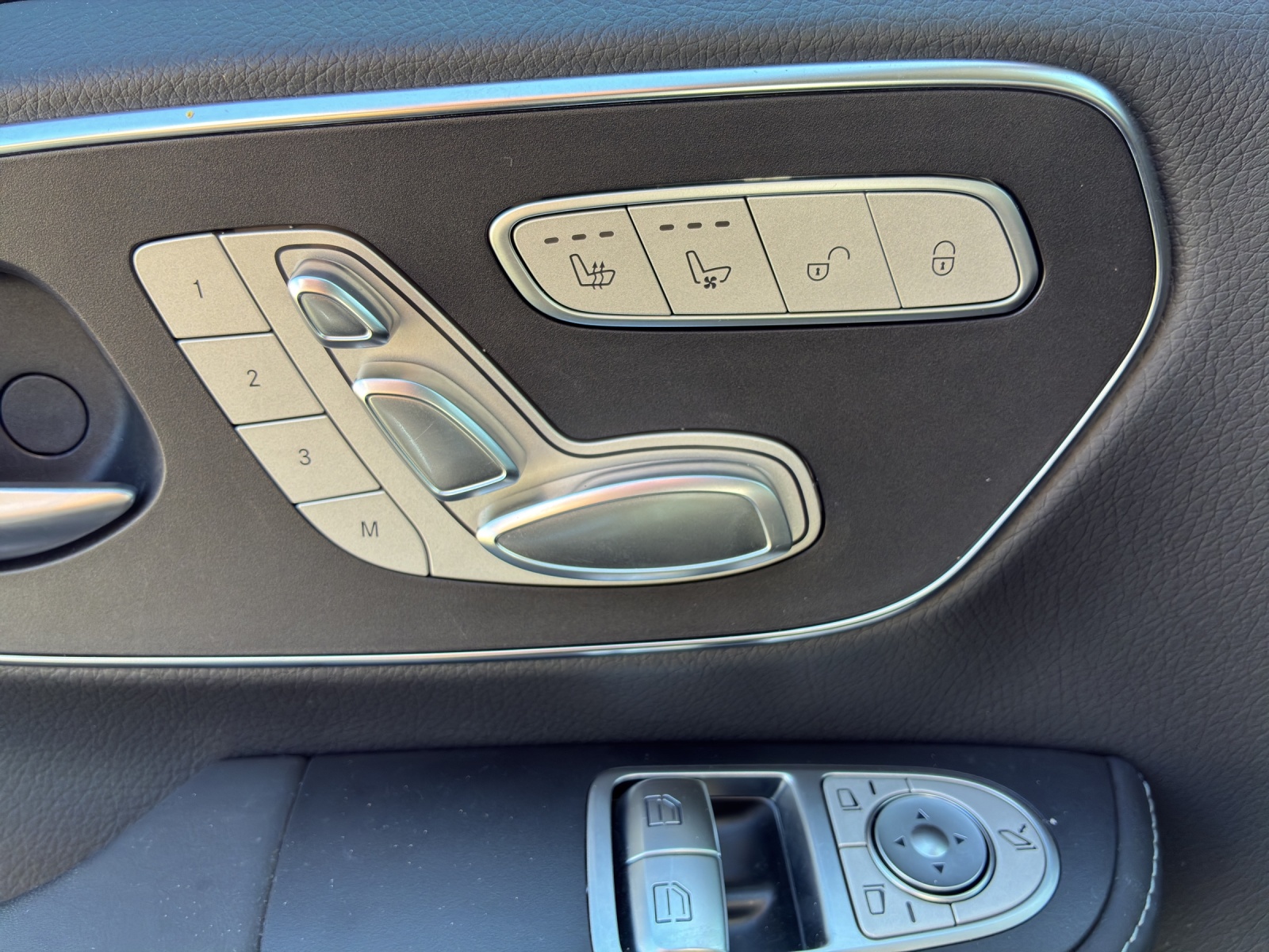MERCEDES-BENZ V 300 d lang Avantgarde 4Matic 9G-Tronic-image-14