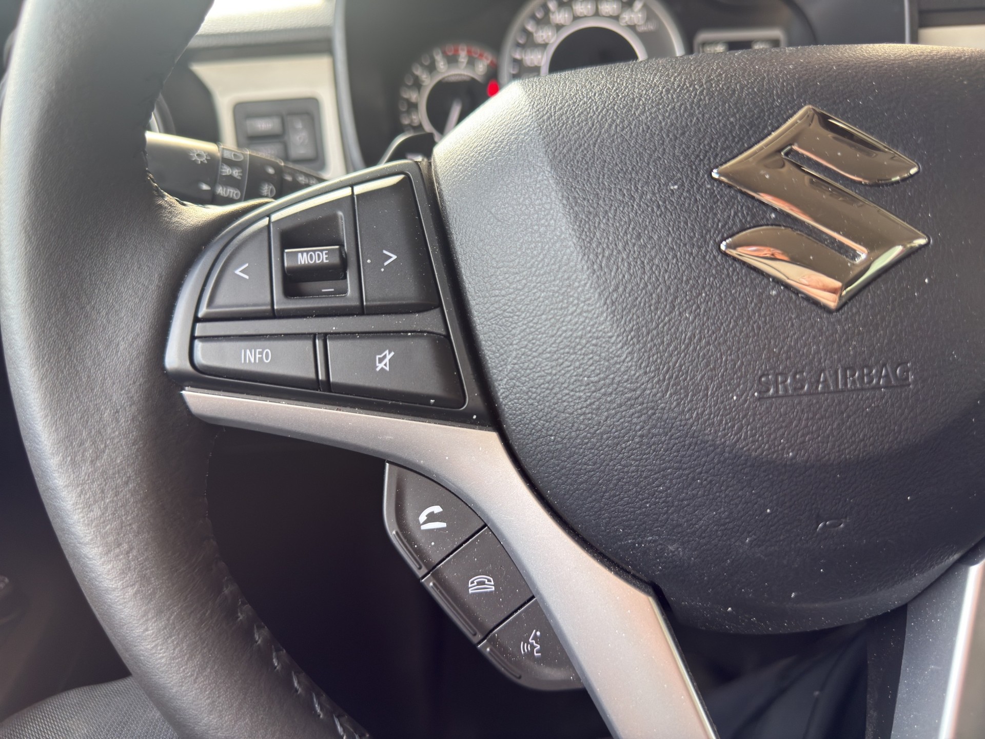 SUZUKI Ignis 1.2i Compact Top Hybrid CVT-image-16