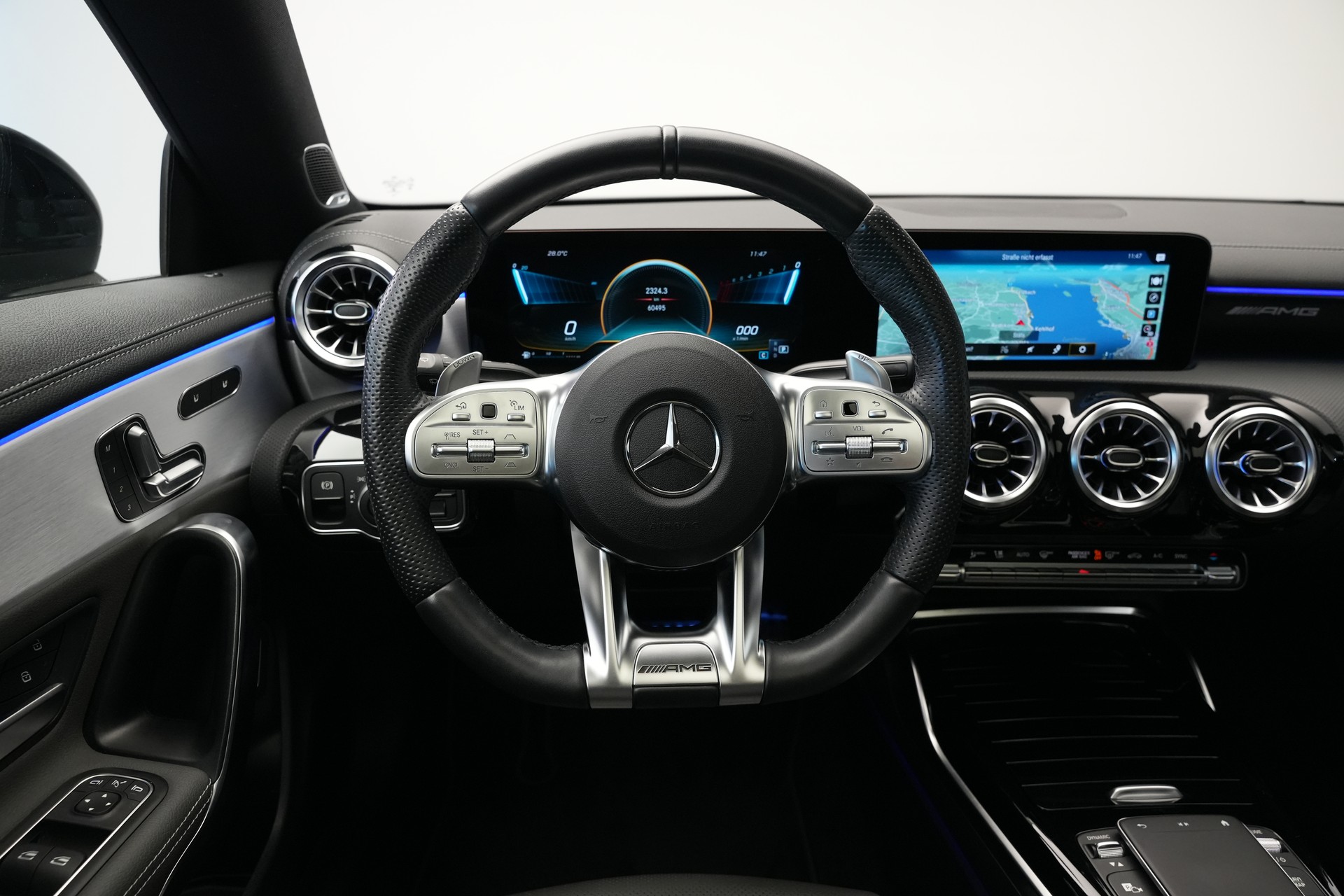MERCEDES-BENZ CLA 35 AMG 4Matic 7G-DCT *CH-Fahrzeug*-image-16