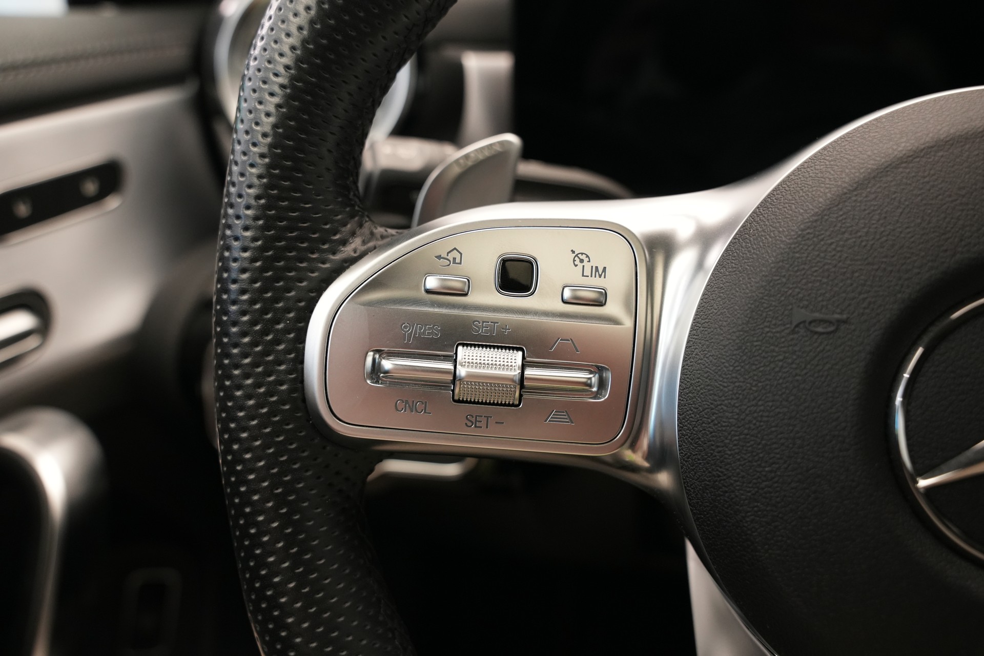 MERCEDES-BENZ CLA 35 AMG 4Matic 7G-DCT *CH-Fahrzeug*-image-33