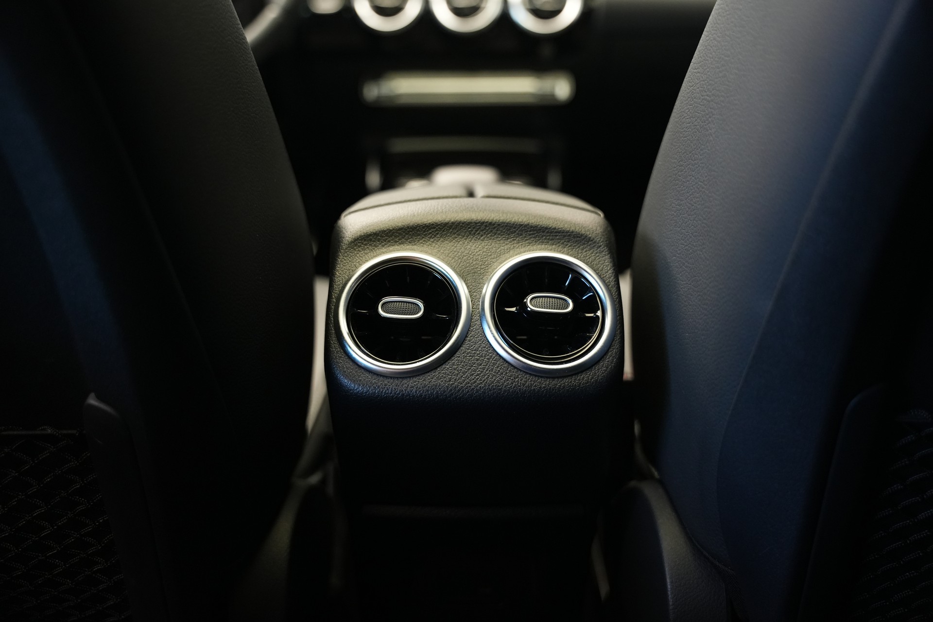 MERCEDES-BENZ CLA 35 AMG 4Matic 7G-DCT *CH-Fahrzeug*-image-27