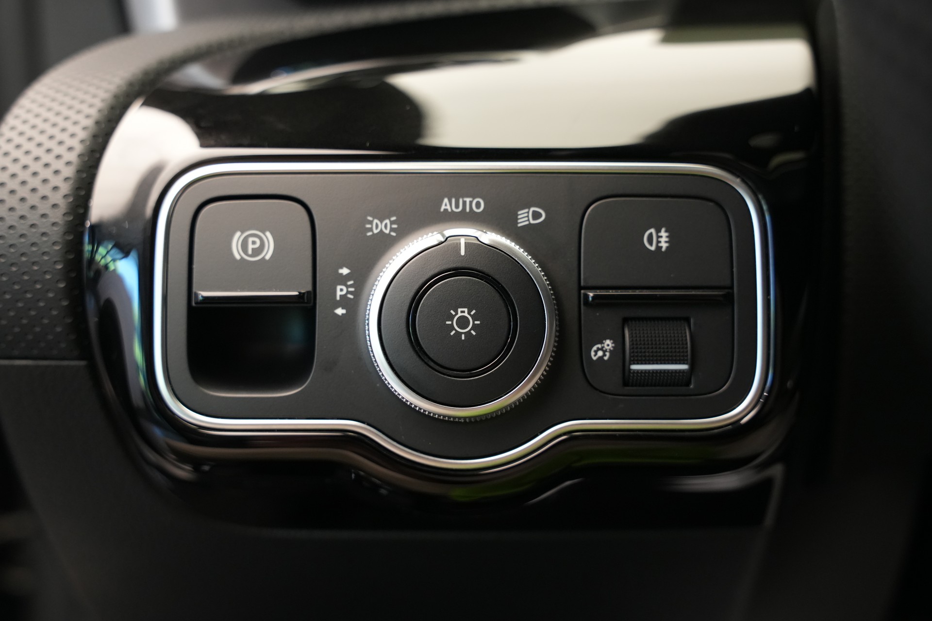 MERCEDES-BENZ CLA 35 AMG 4Matic 7G-DCT *CH-Fahrzeug*-image-29
