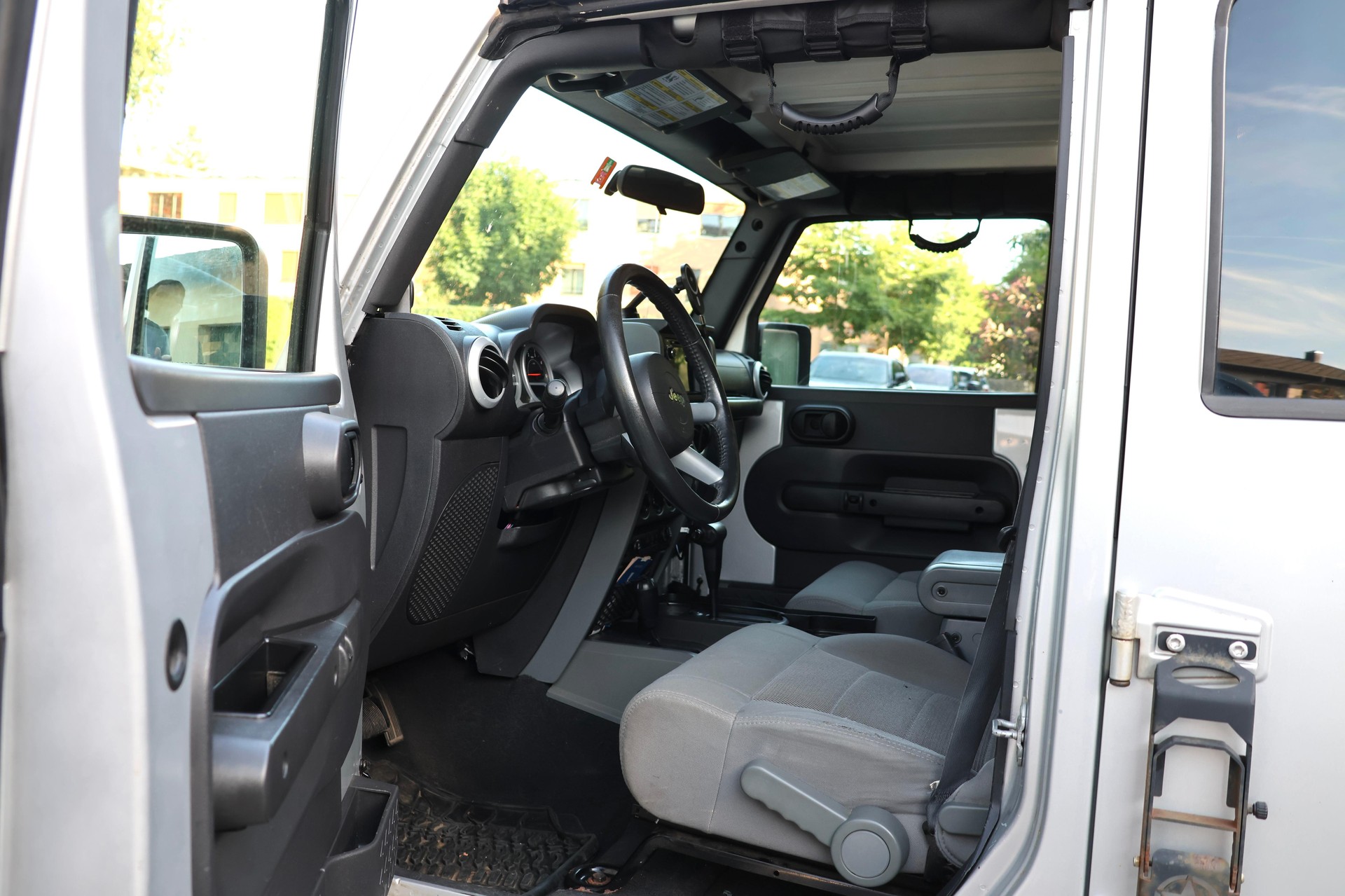 JEEP Wrangler 2.8CRD Unlimited Sahara Automatic (CH)-image-9