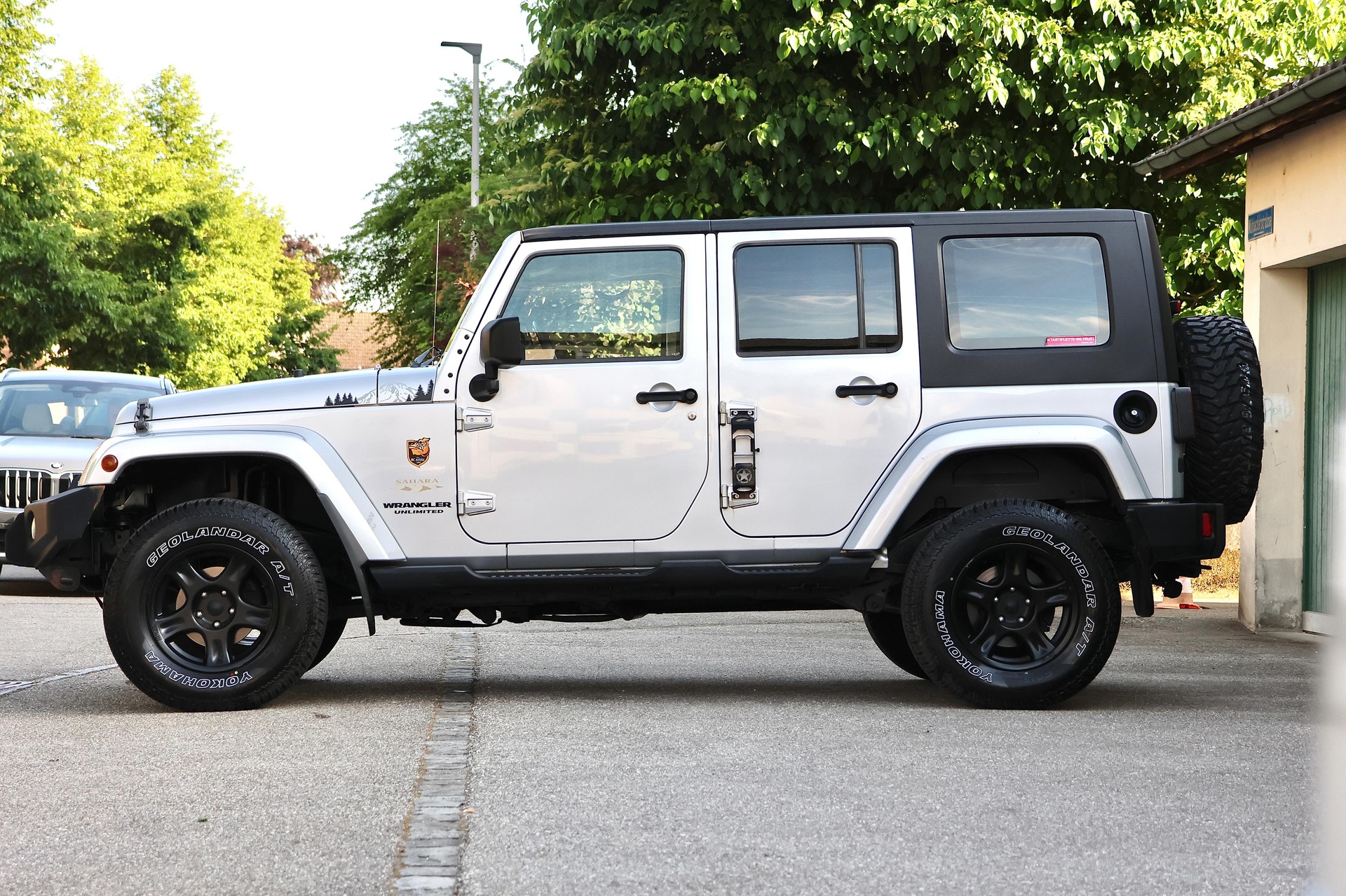 JEEP Wrangler 2.8CRD Unlimited Sahara Automatic (CH)-showroom-element-1